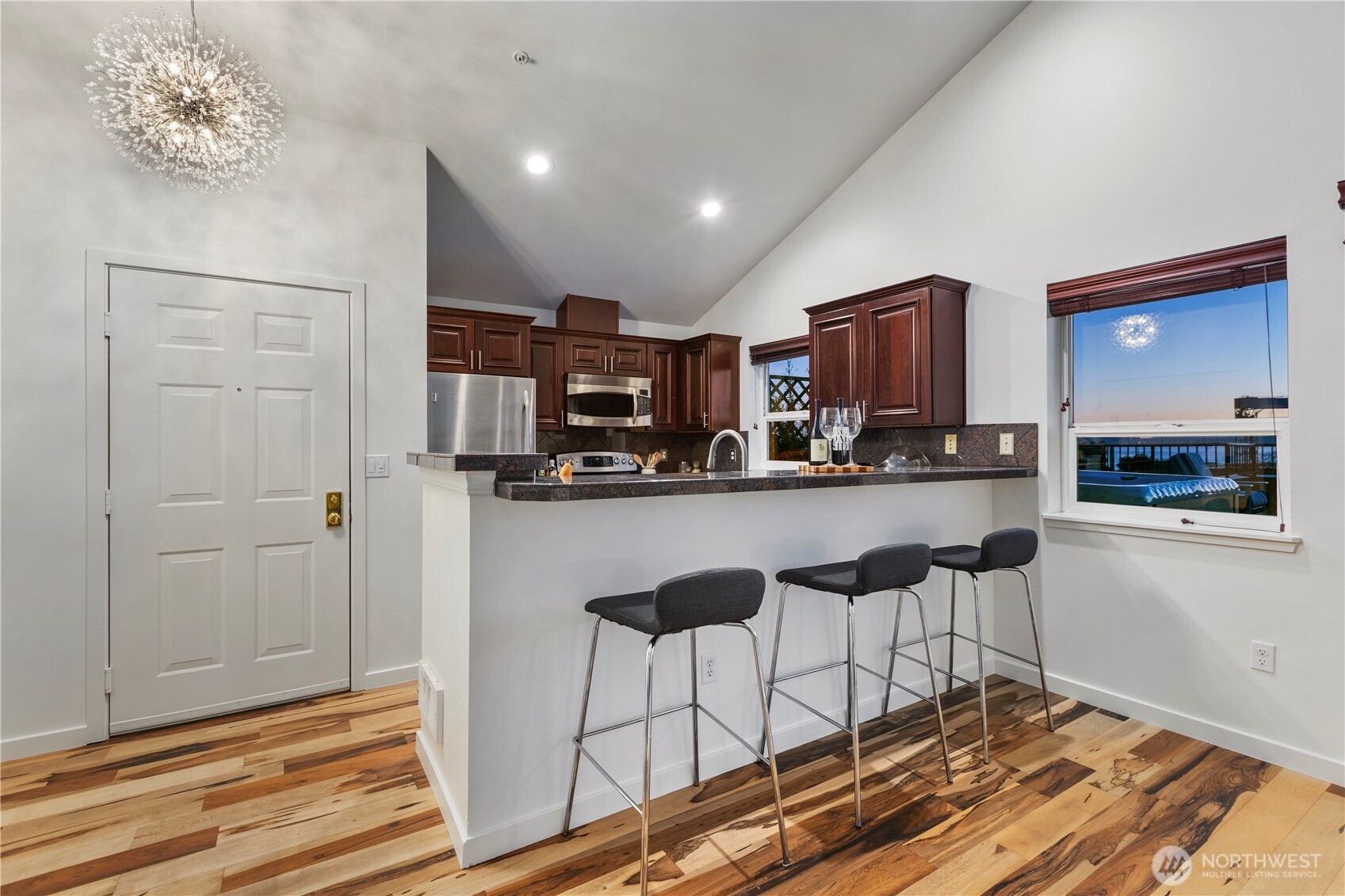 524 6th Avenue W #407, Seattle, WA 98119