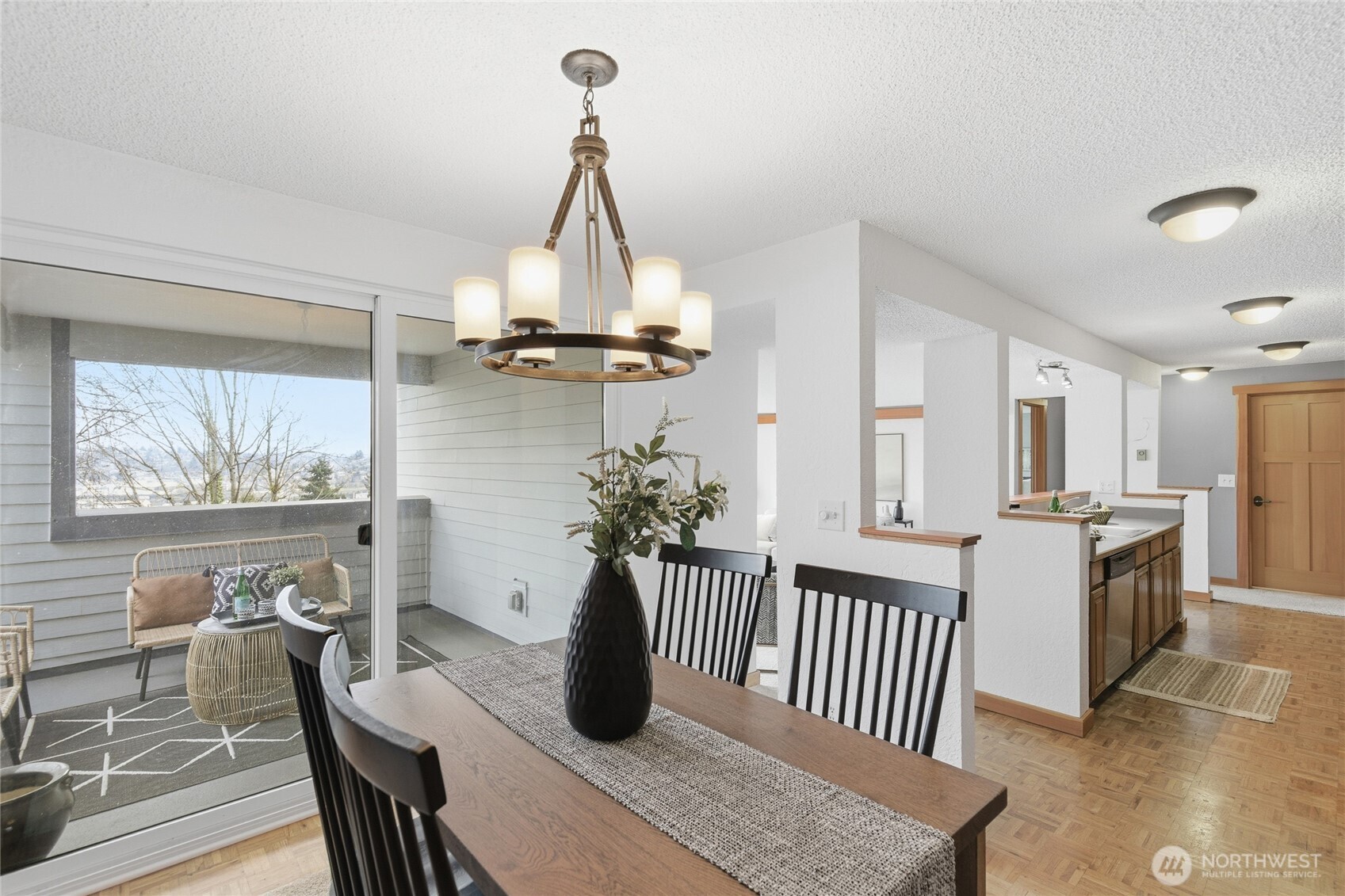 2500 W Manor Place #216, Seattle, WA 98199-2058