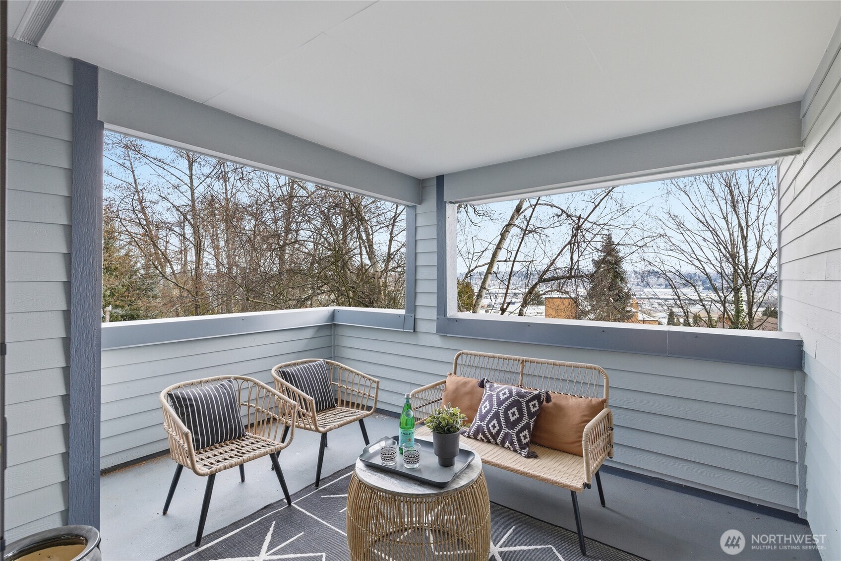 2500 W Manor Place #216, Seattle, WA 98199-2058