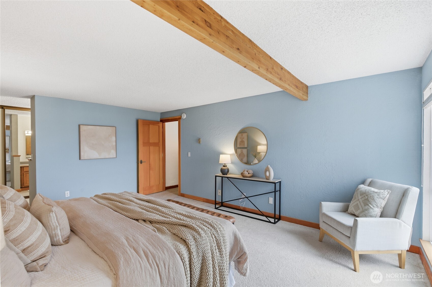 2500 W Manor Place #216, Seattle, WA 98199-2058