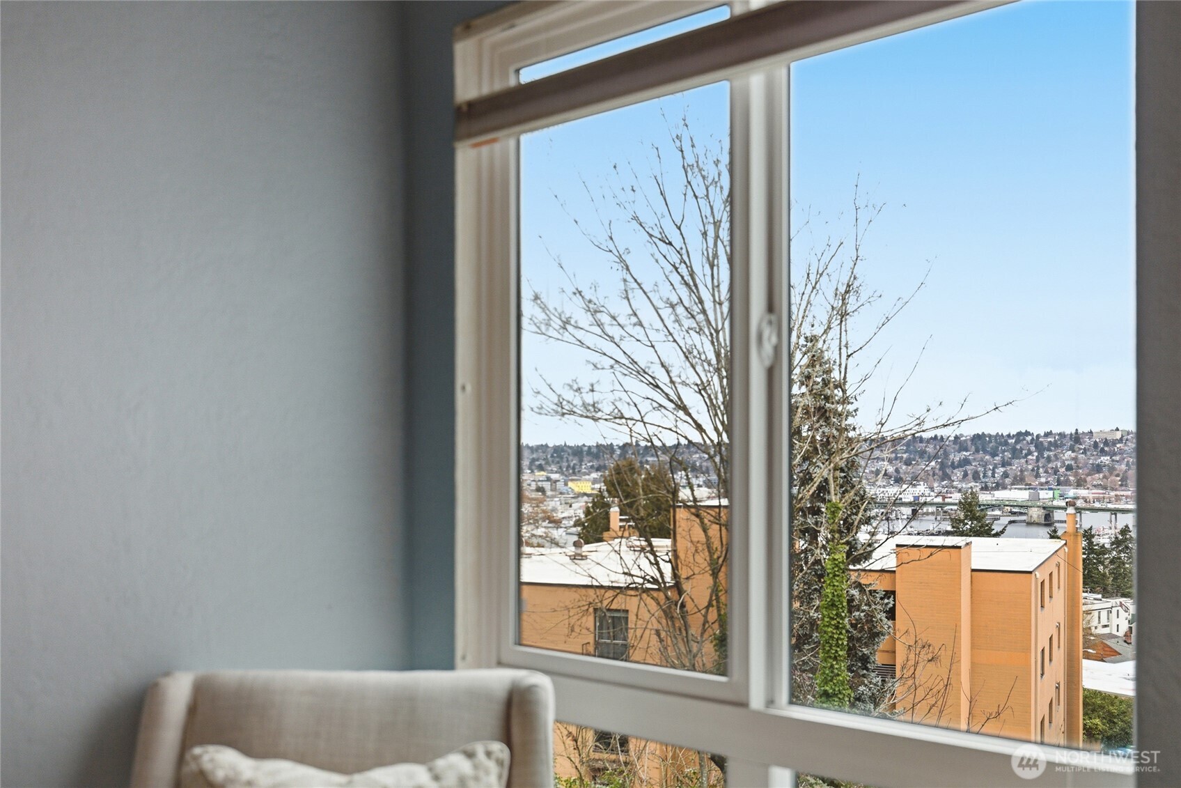 2500 W Manor Place #216, Seattle, WA 98199-2058