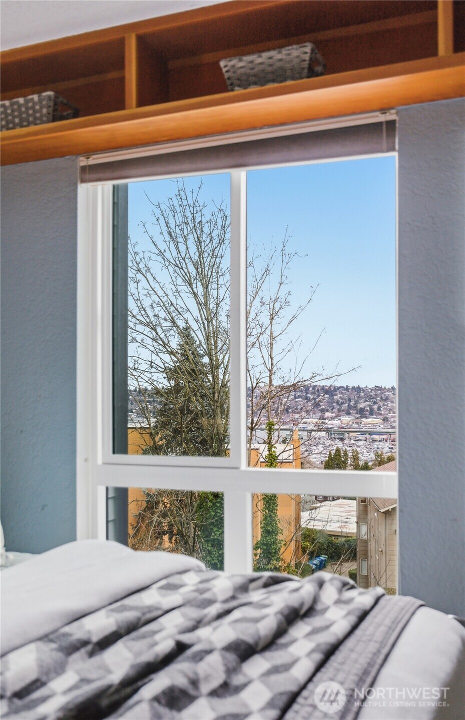2500 W Manor Place #216, Seattle, WA 98199-2058