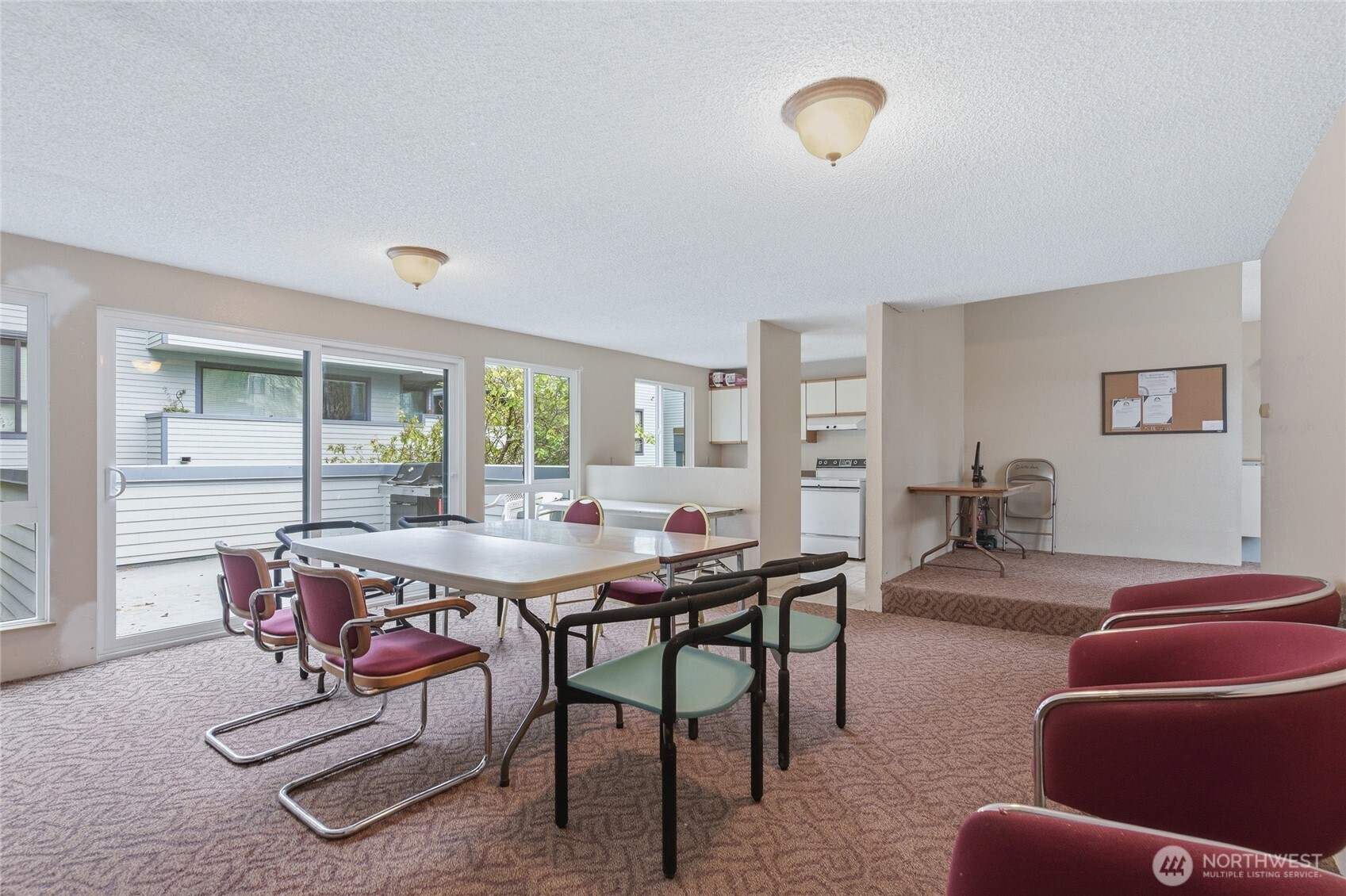 2500 W Manor Place #216, Seattle, WA 98199-2058