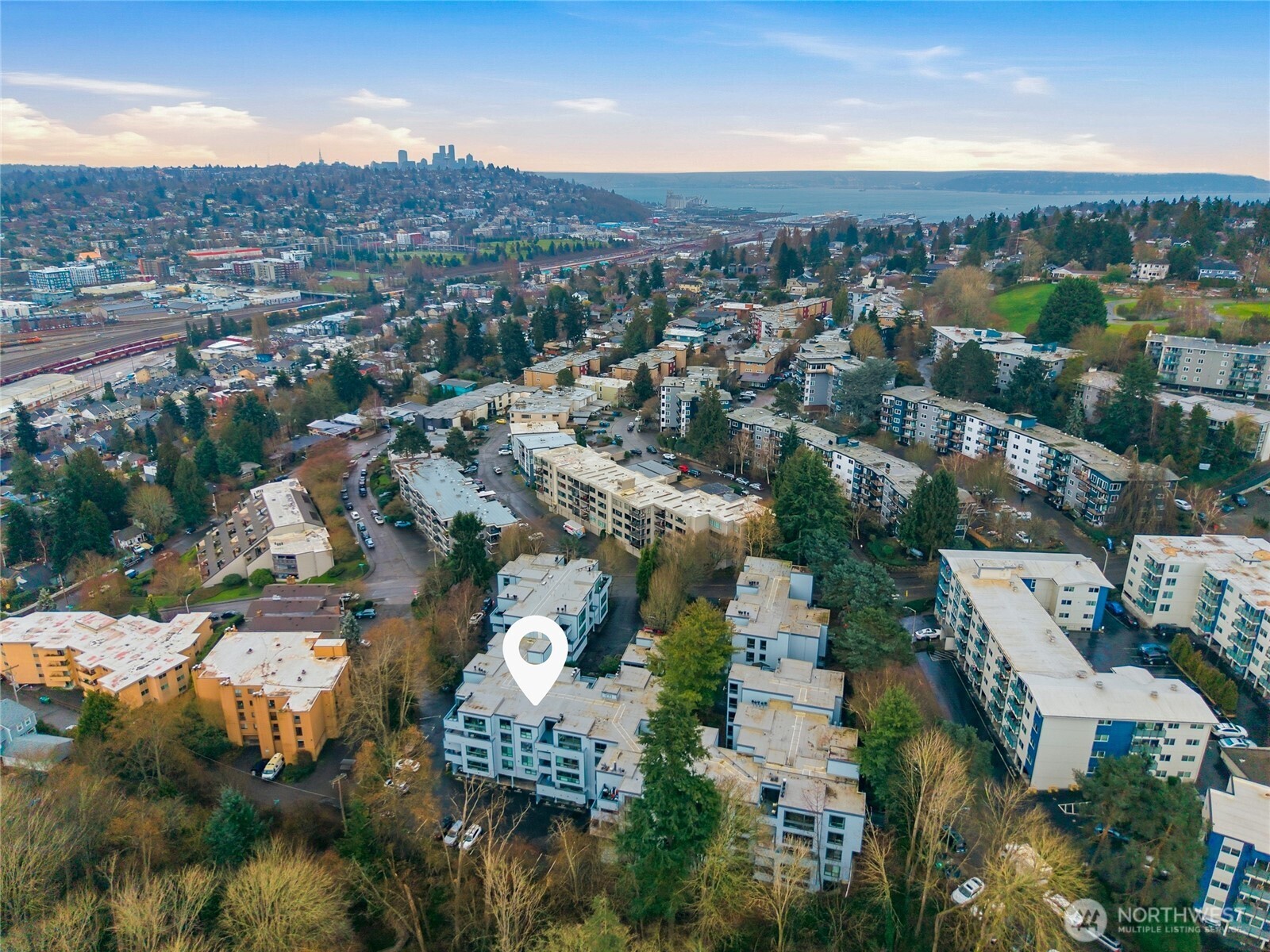 2500 W Manor Place #216, Seattle, WA 98199-2058