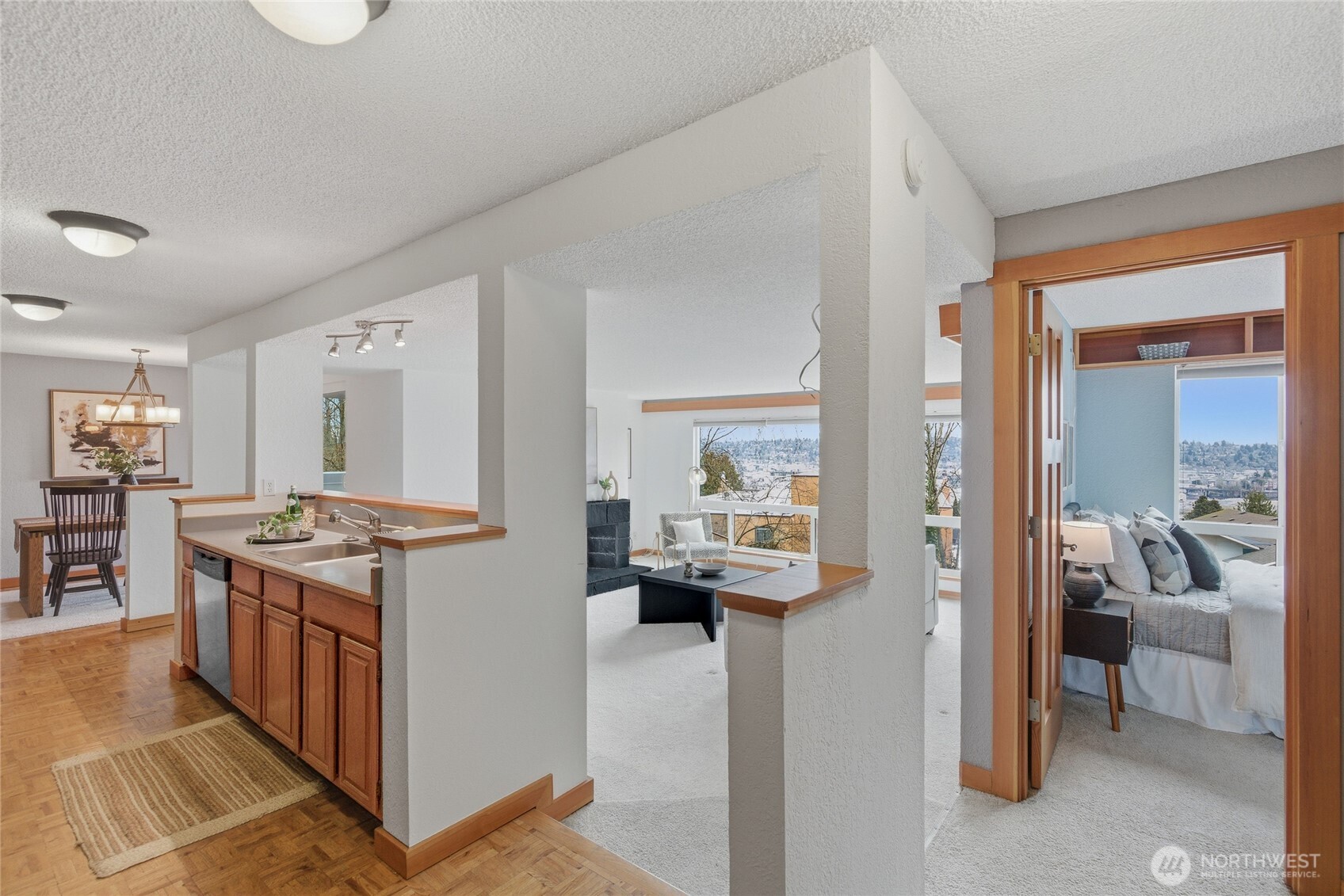 2500 W Manor Place #216, Seattle, WA 98199-2058