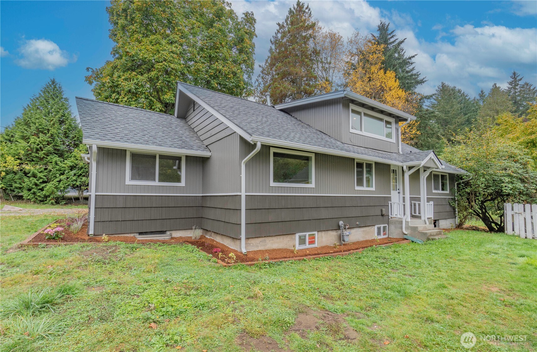 6334 Pacific Avenue SE, Lacey, WA 98503