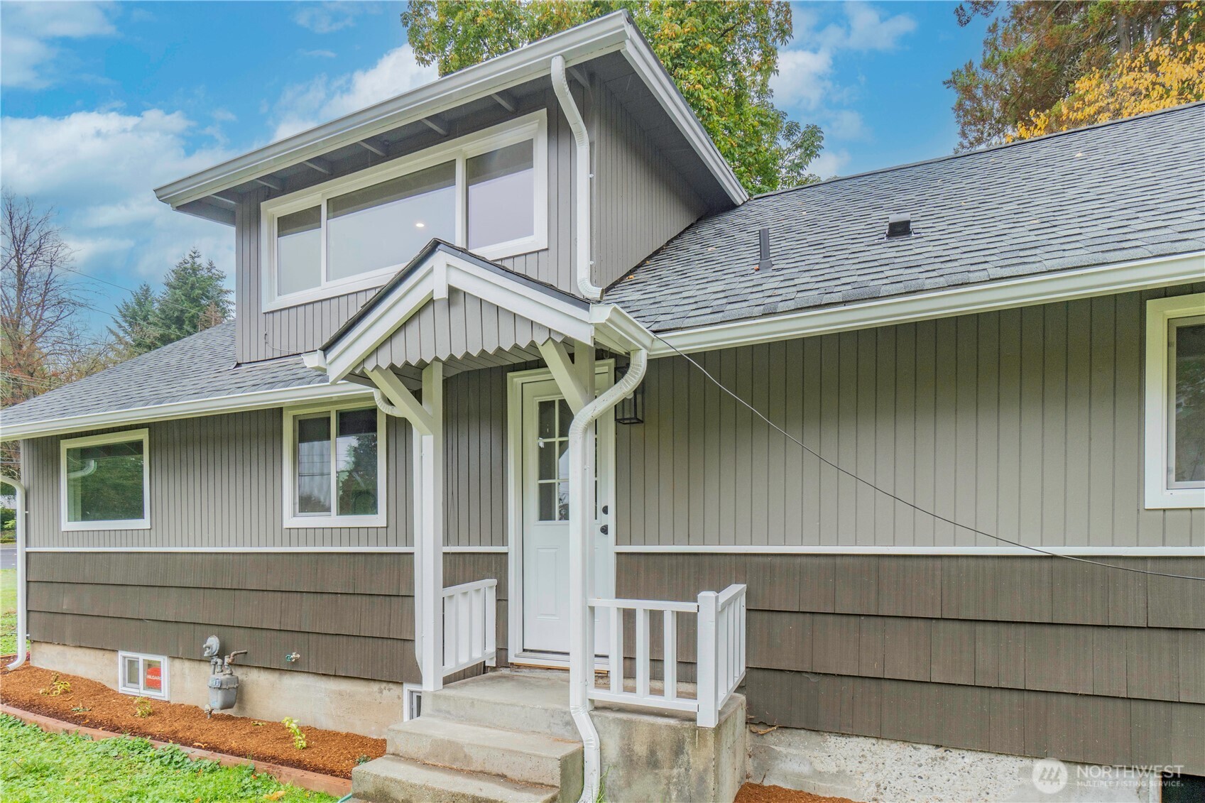 6334 Pacific Avenue SE, Lacey, WA 98503
