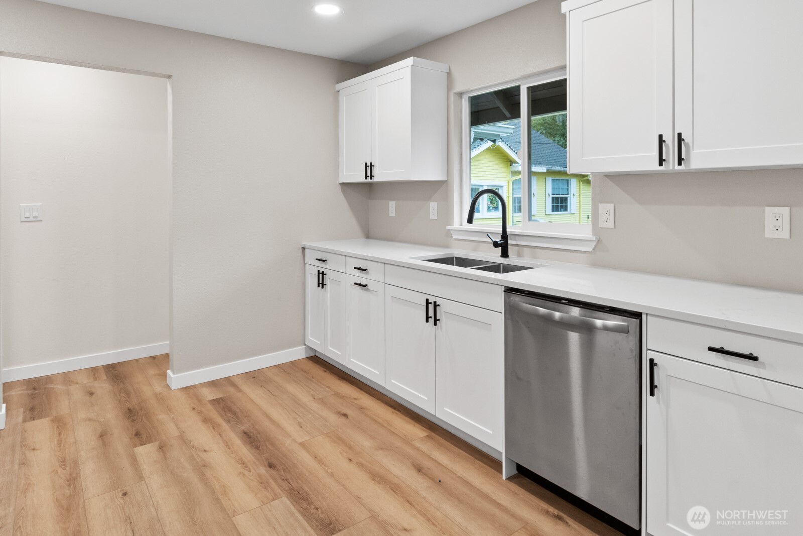 6334 Pacific Avenue SE, Lacey, WA 98503