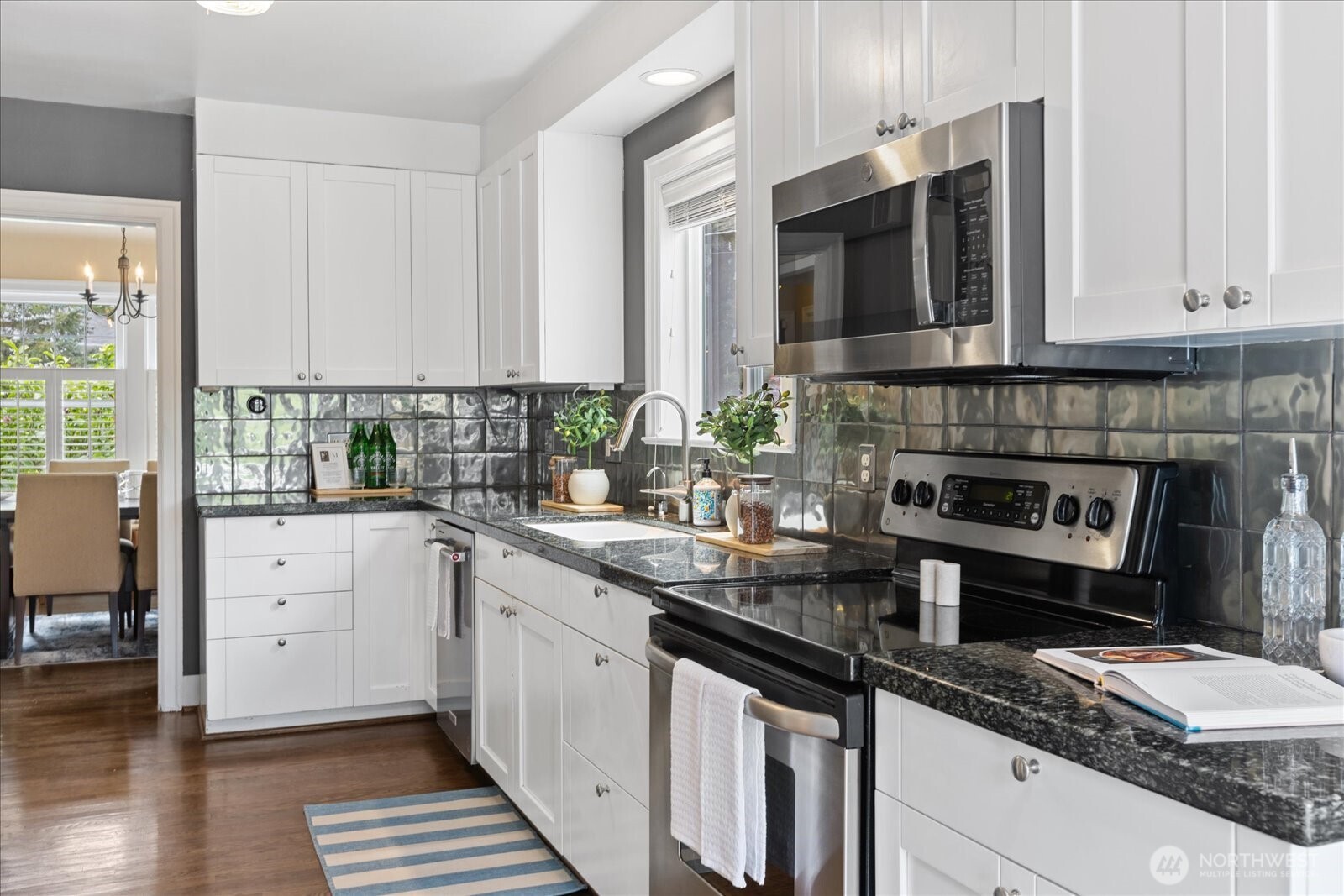 1020 NE 100th Street #1, Seattle, WA 98125