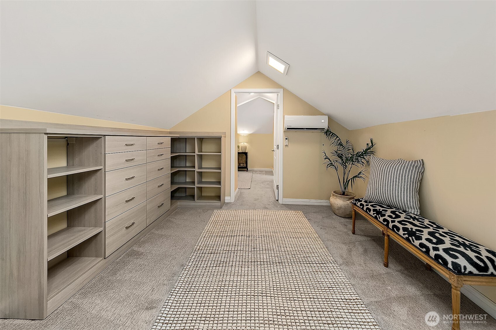 954 19th Avenue E, Seattle, WA 98112