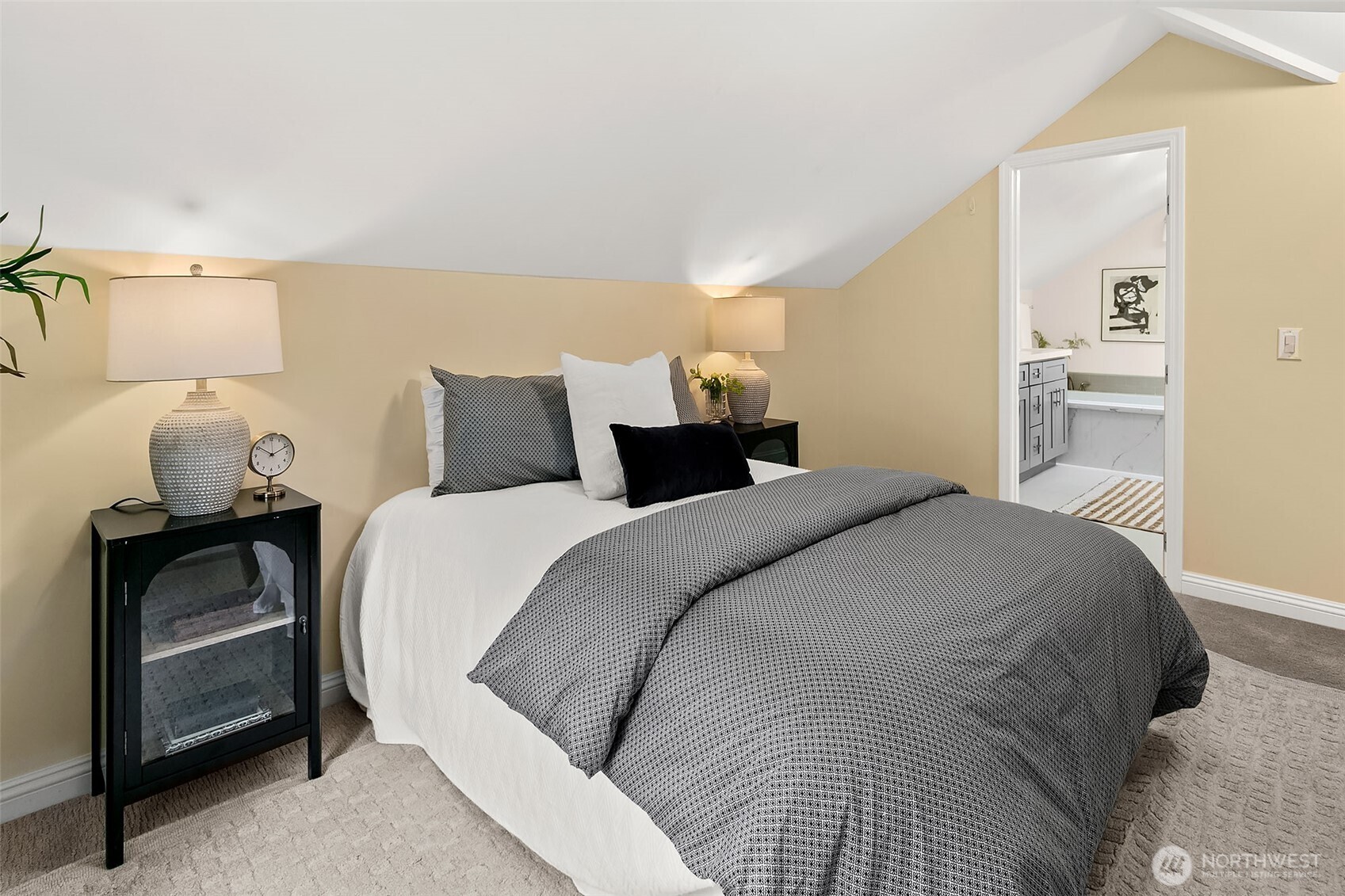 954 19th Avenue E, Seattle, WA 98112