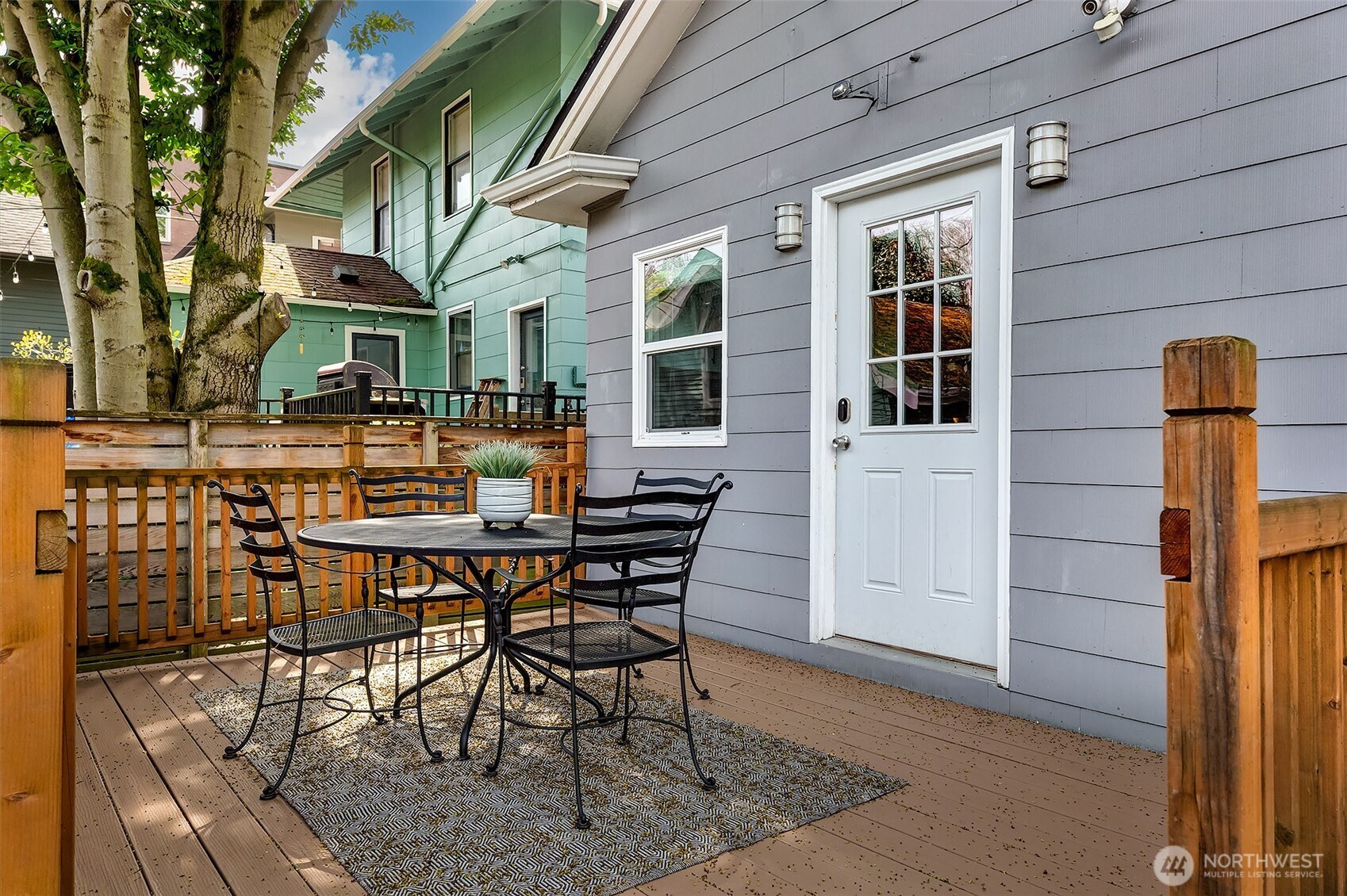954 19th Avenue E, Seattle, WA 98112