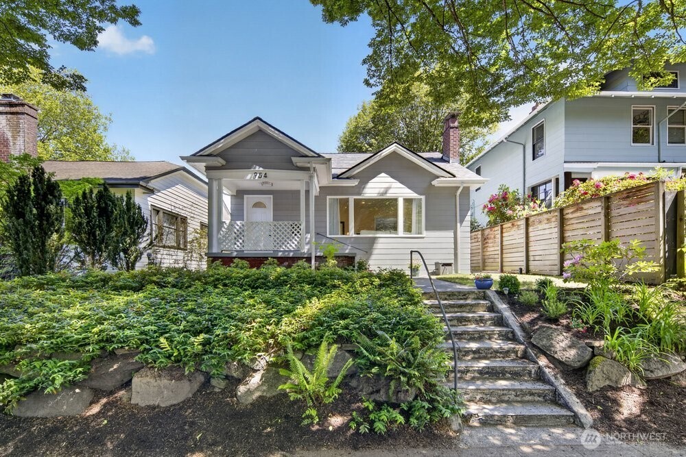 954 19th Avenue E, Seattle, WA 98112
