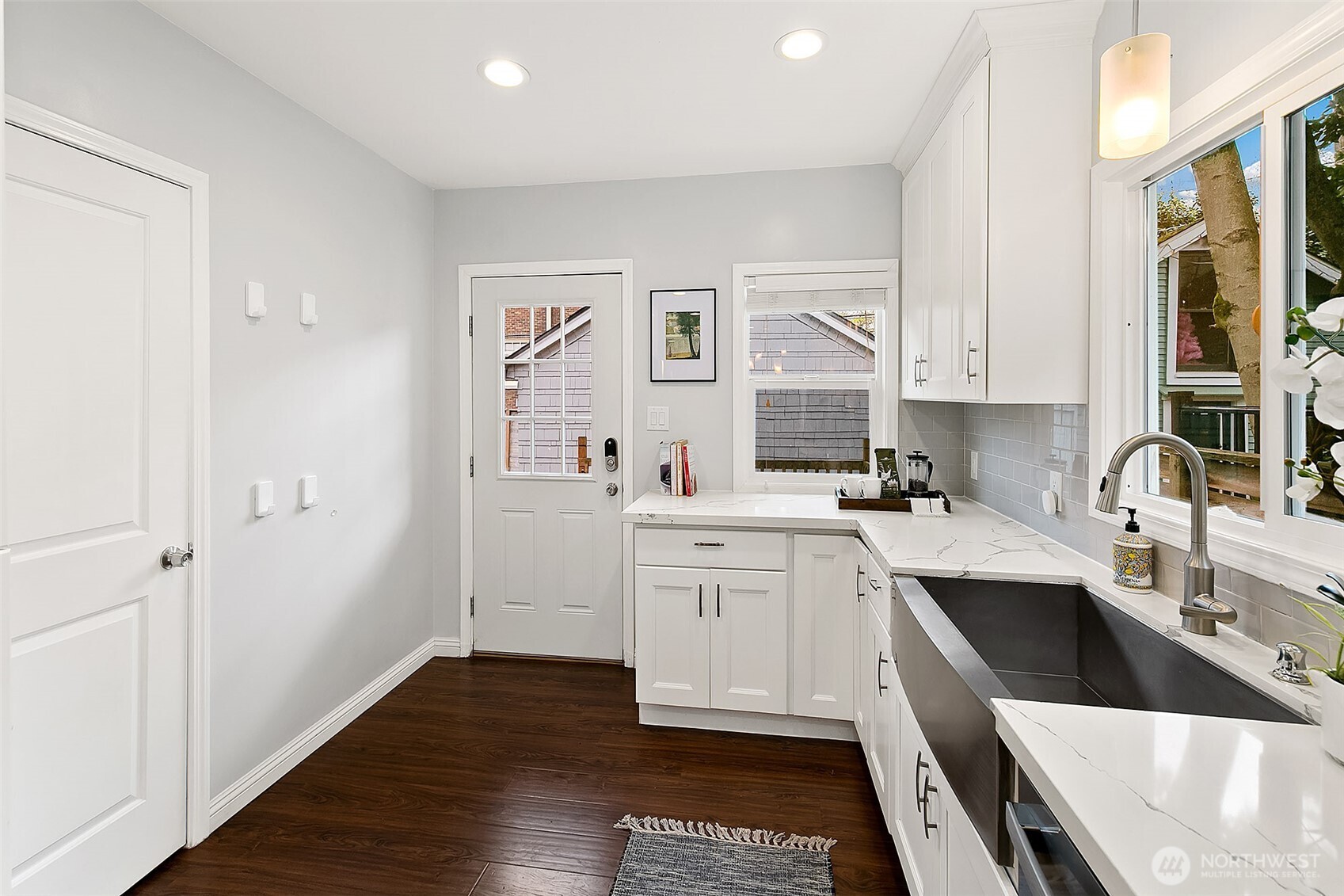 954 19th Avenue E, Seattle, WA 98112