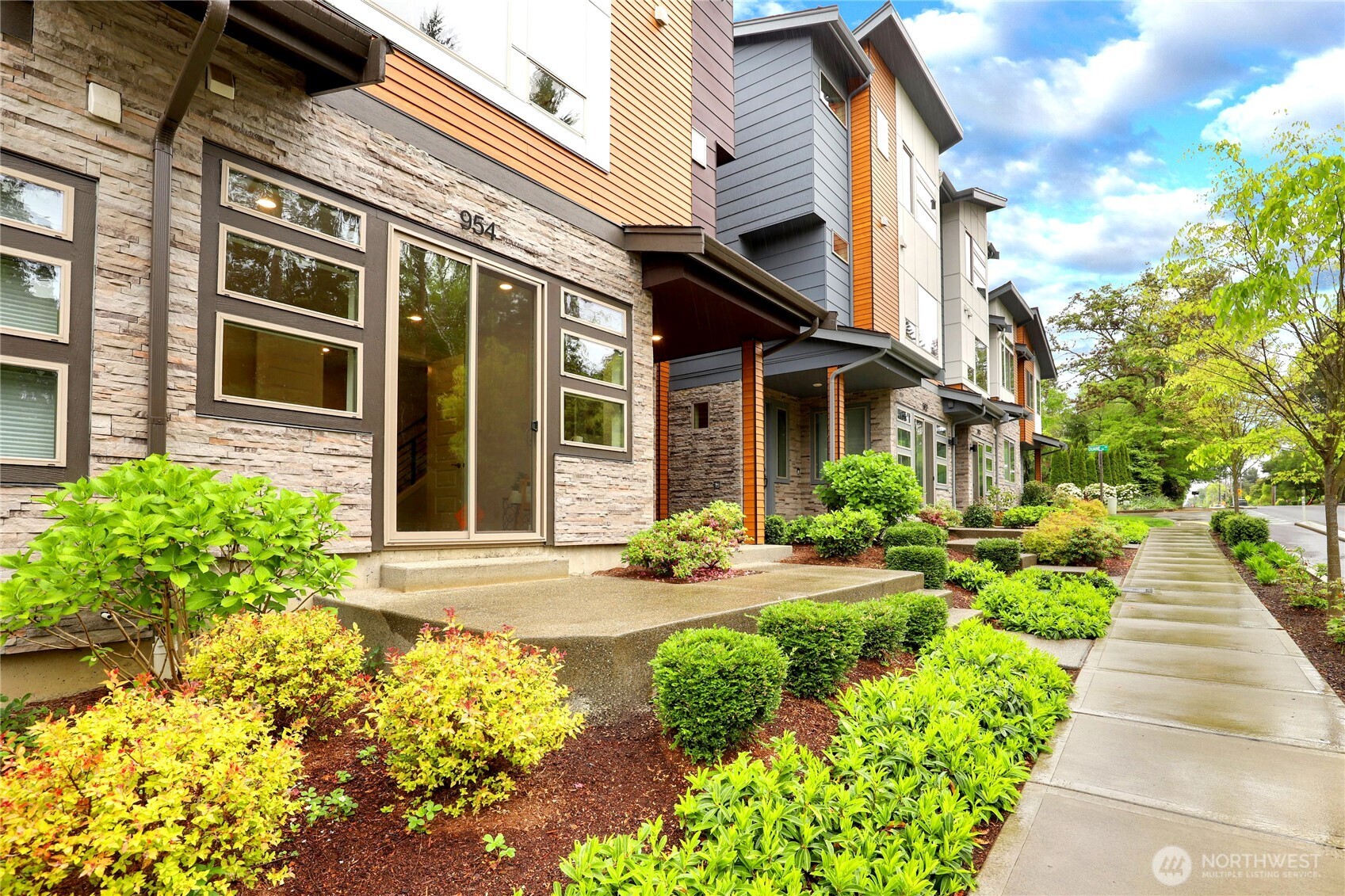 954 Dove Tail Lane NW #4, Bainbridge Island, WA 98110