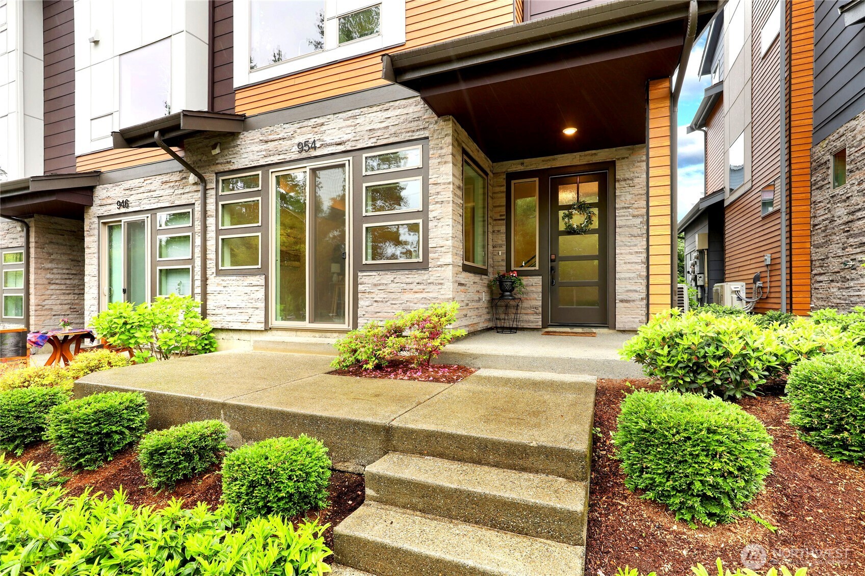 954 Dove Tail Lane NW #4, Bainbridge Island, WA 98110