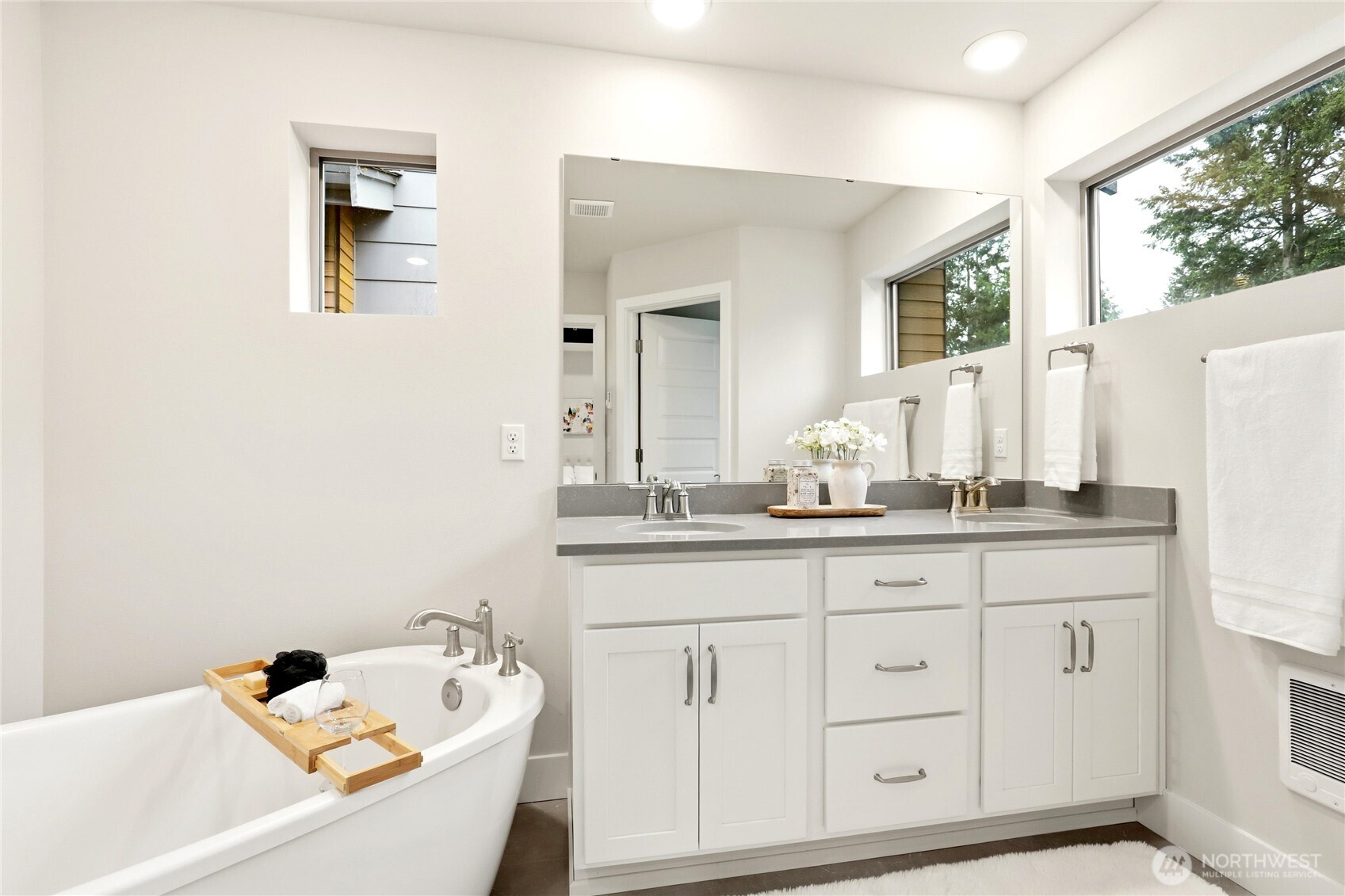 954 Dove Tail Lane NW #4, Bainbridge Island, WA 98110