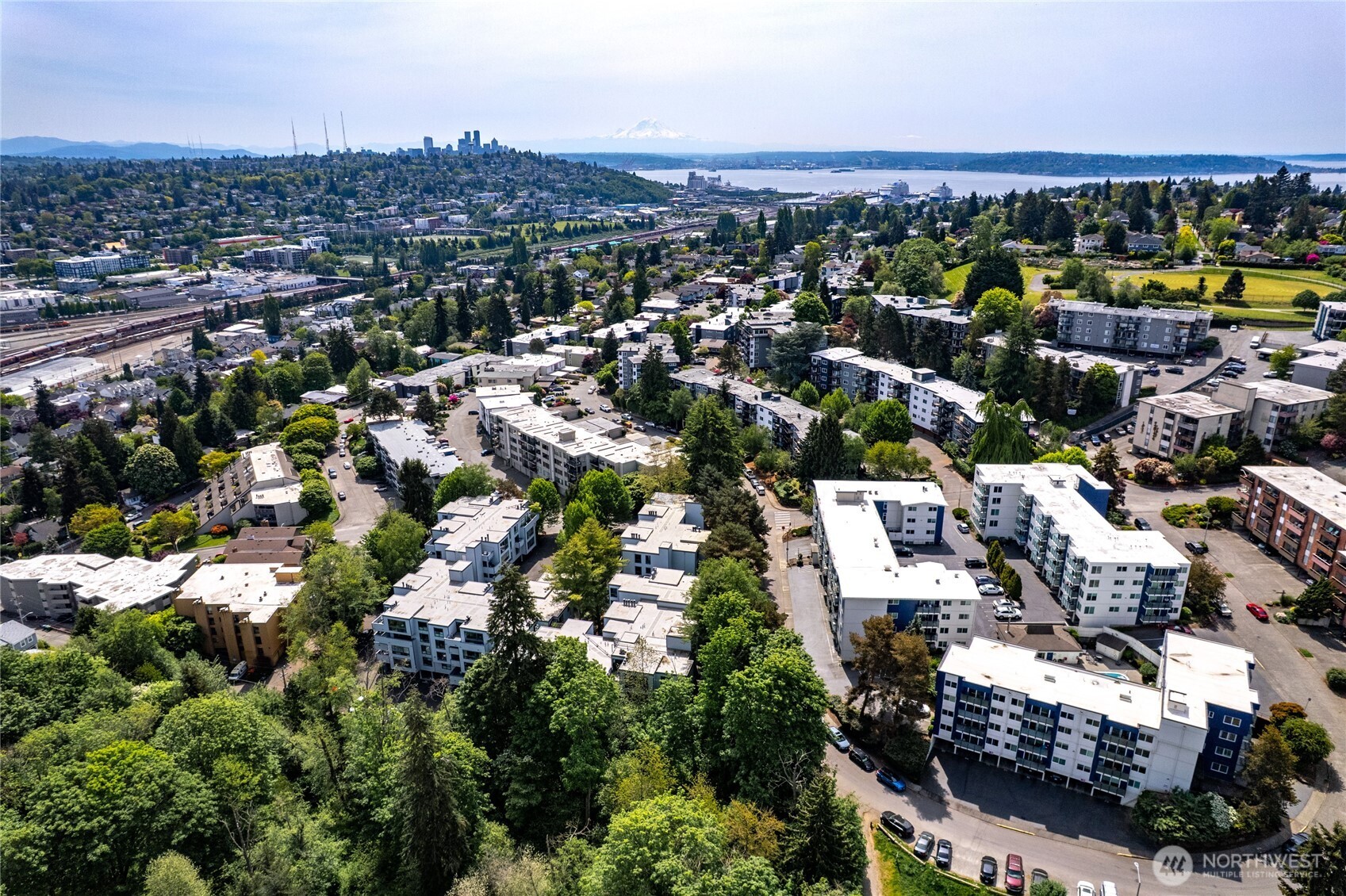 3710 26th Place W #405, Seattle, WA 98199