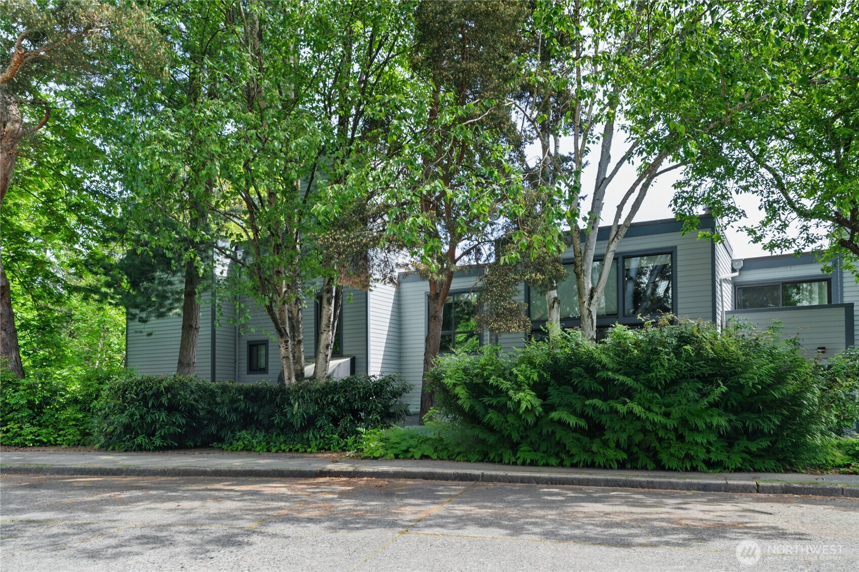 3710 26th Place W #405, Seattle, WA 98199