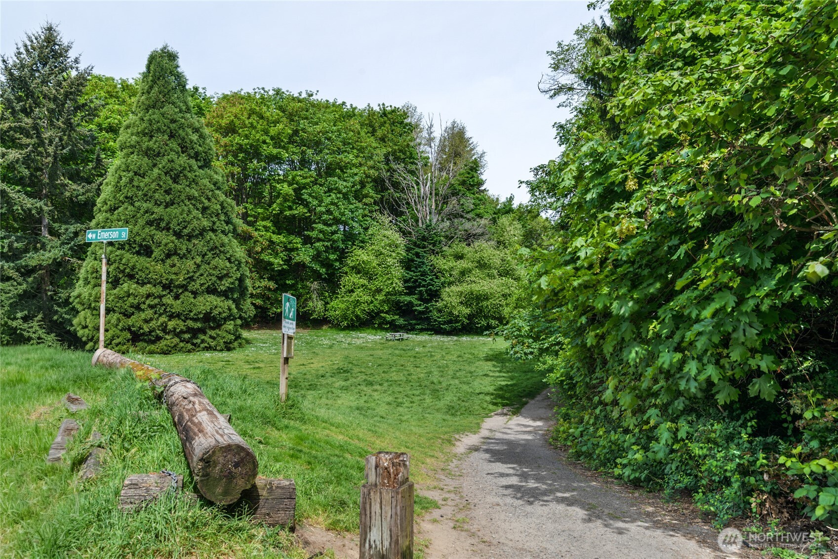 3710 26th Place W #405, Seattle, WA 98199