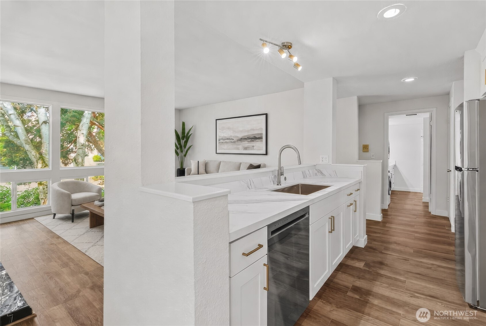3710 26th Place W #405, Seattle, WA 98199