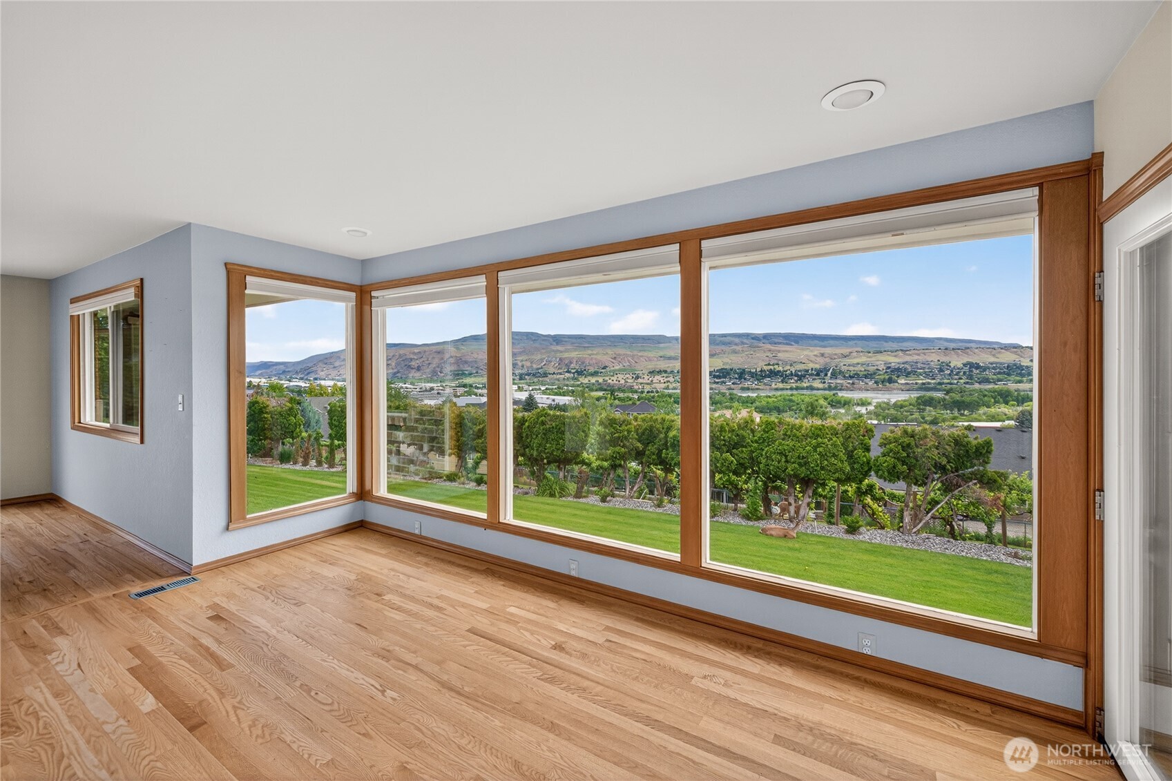 1632 Tanda Lane , Wenatchee, WA 98801-1111