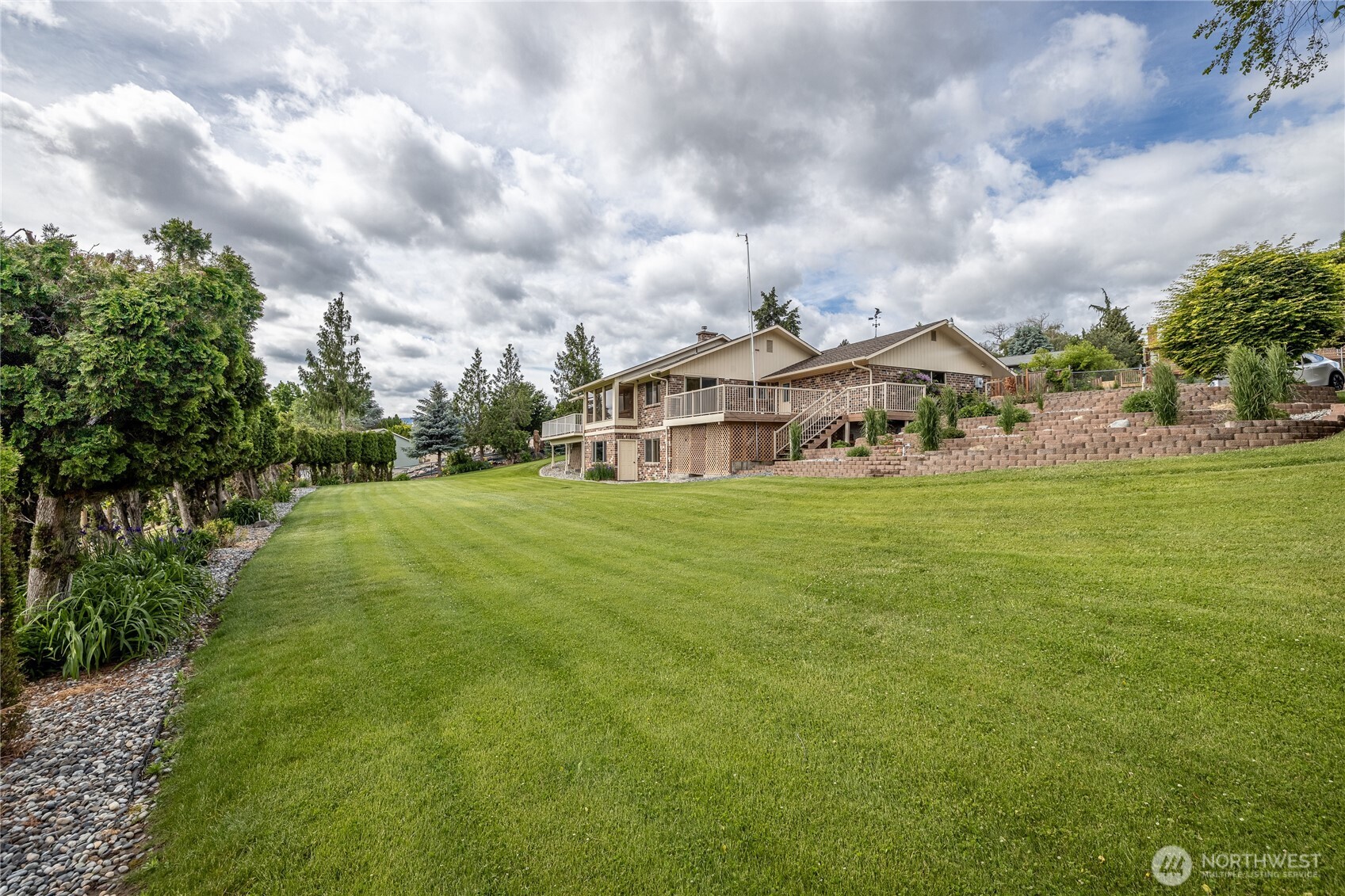1632 Tanda Lane , Wenatchee, WA 98801-1111