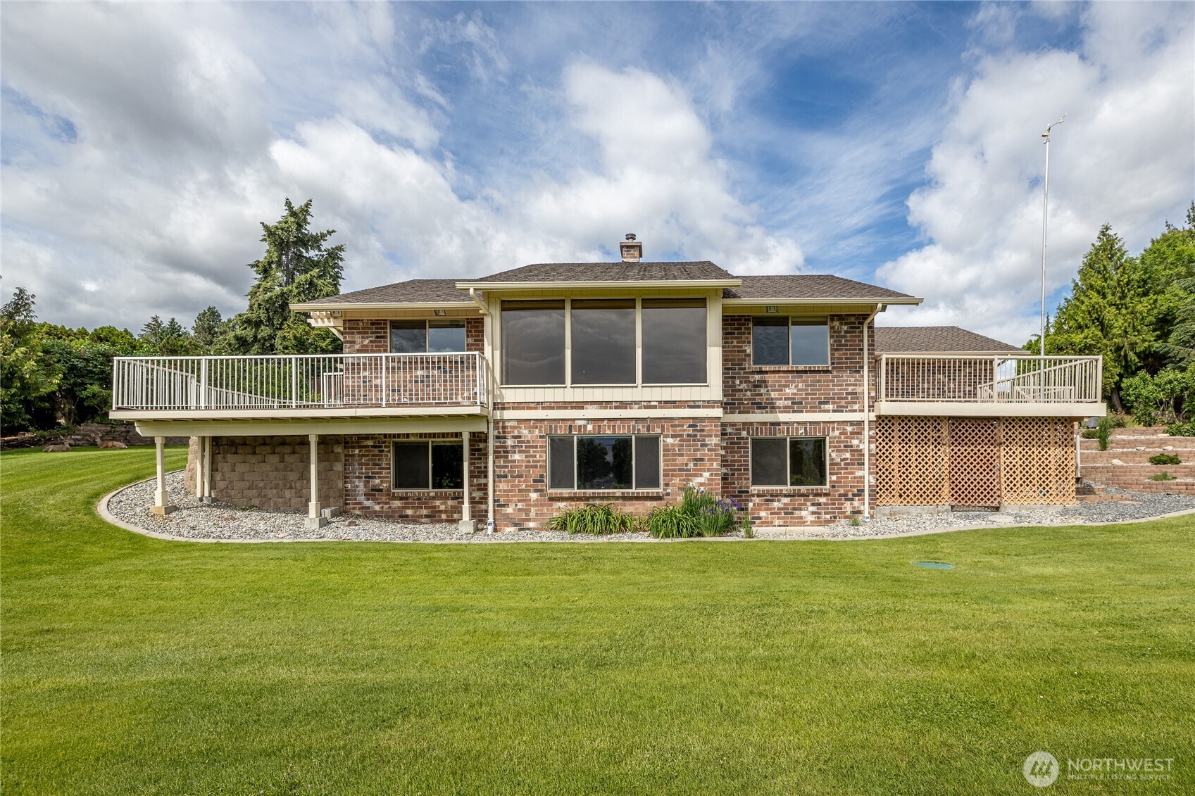 1632 Tanda Lane , Wenatchee, WA 98801-1111