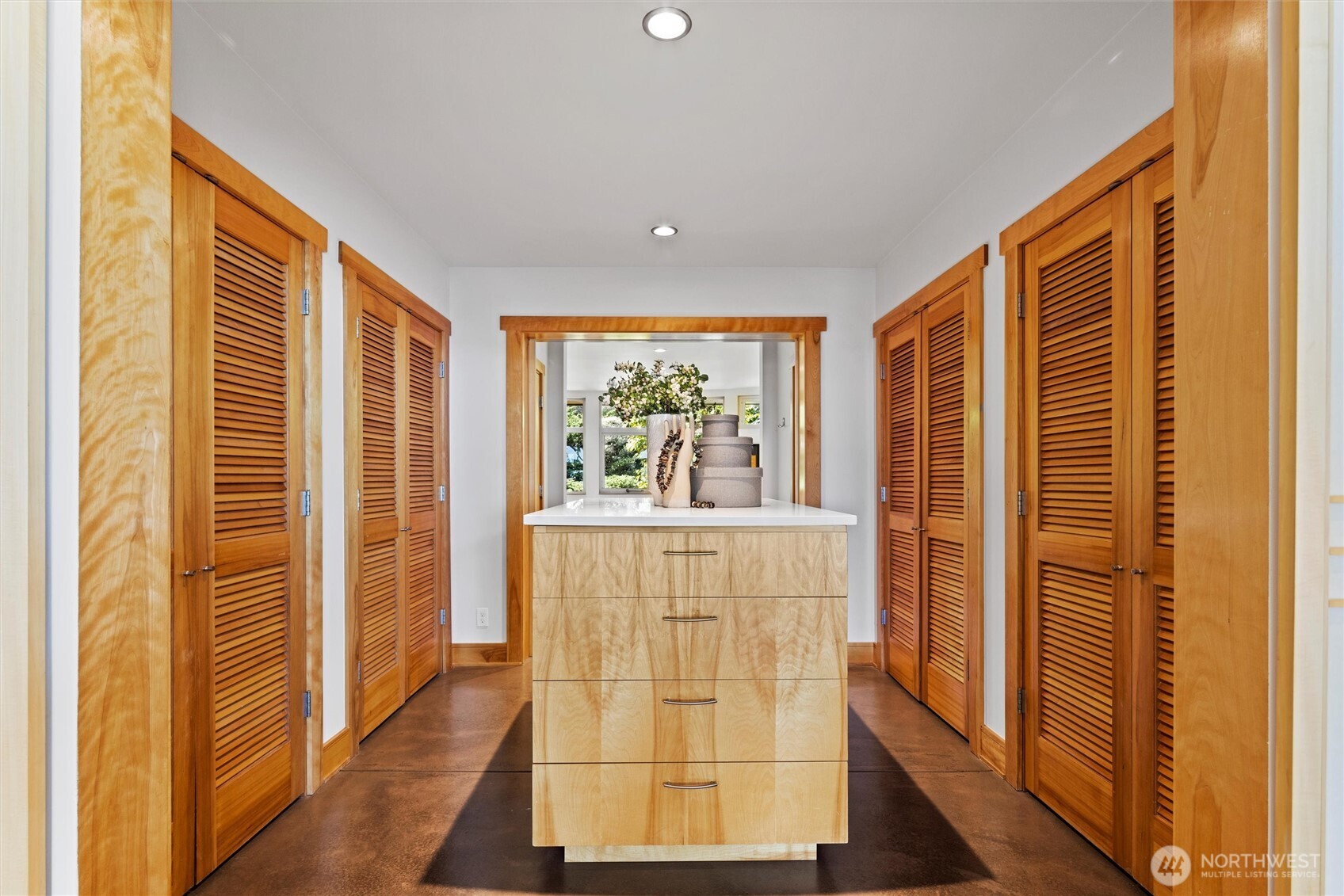 4502 55th Avenue NE, Seattle, WA 98105-3837