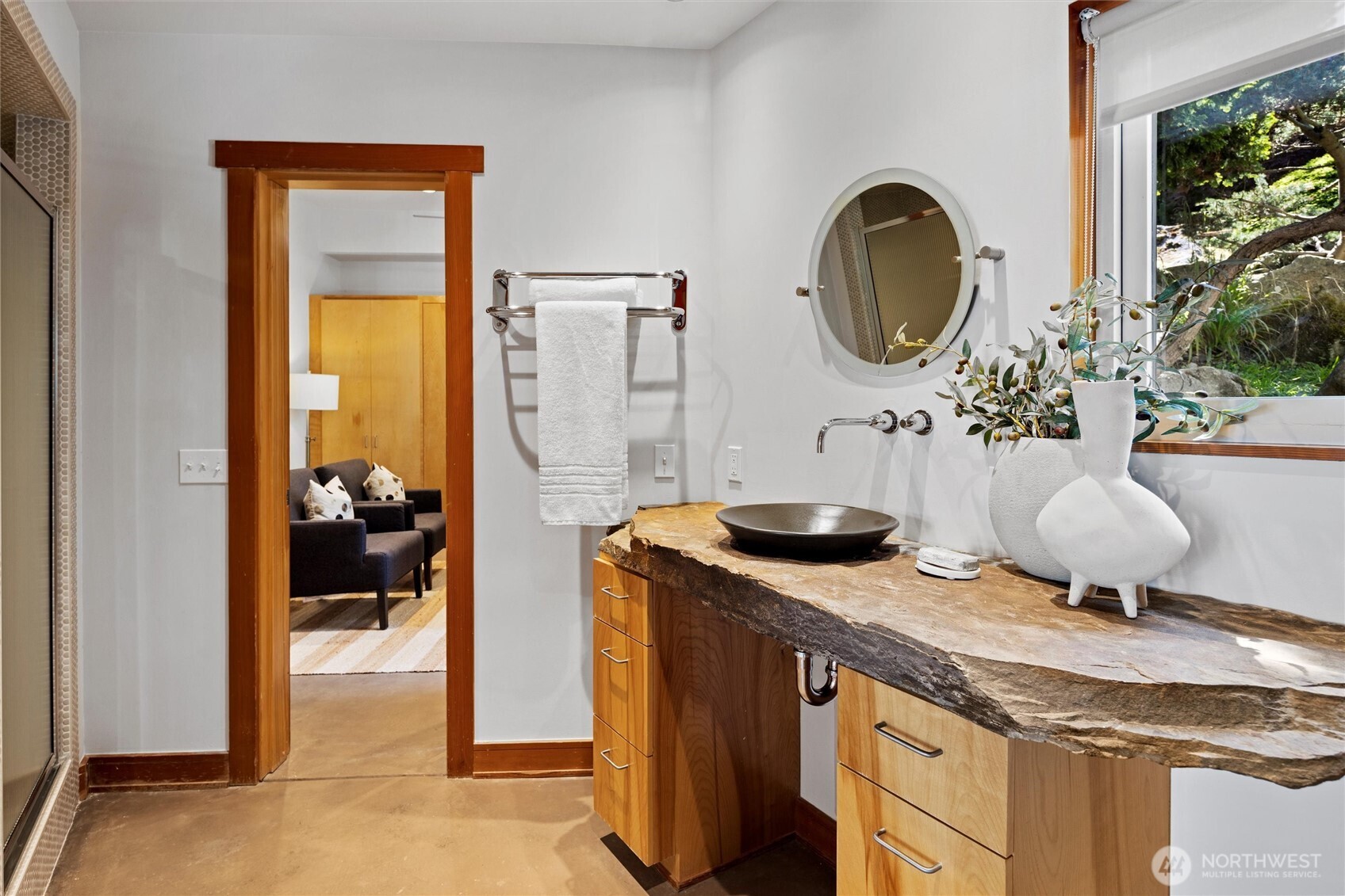 4502 55th Avenue NE, Seattle, WA 98105-3837