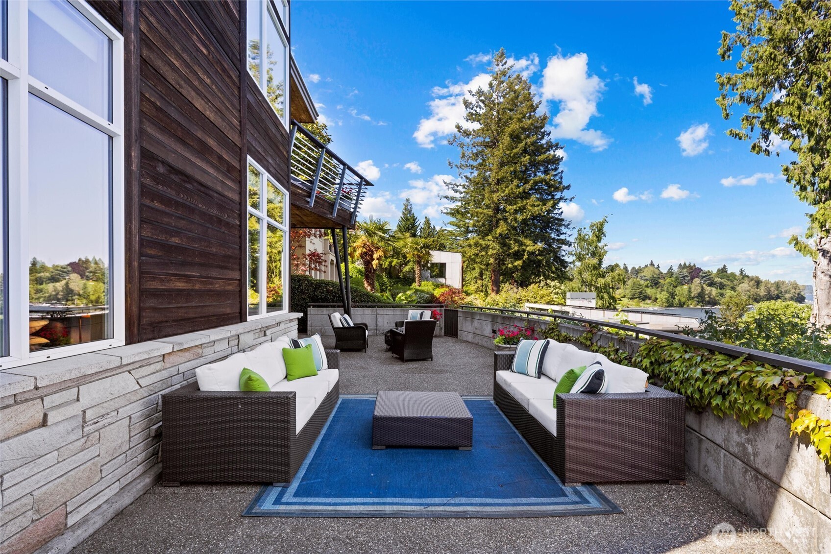 4502 55th Avenue NE, Seattle, WA 98105-3837