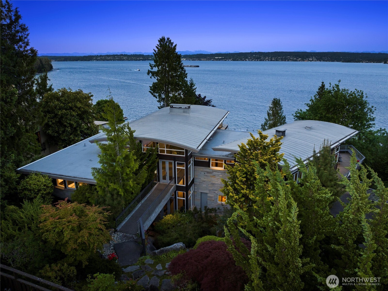 4502 55th Avenue NE, Seattle, WA 98105-3837