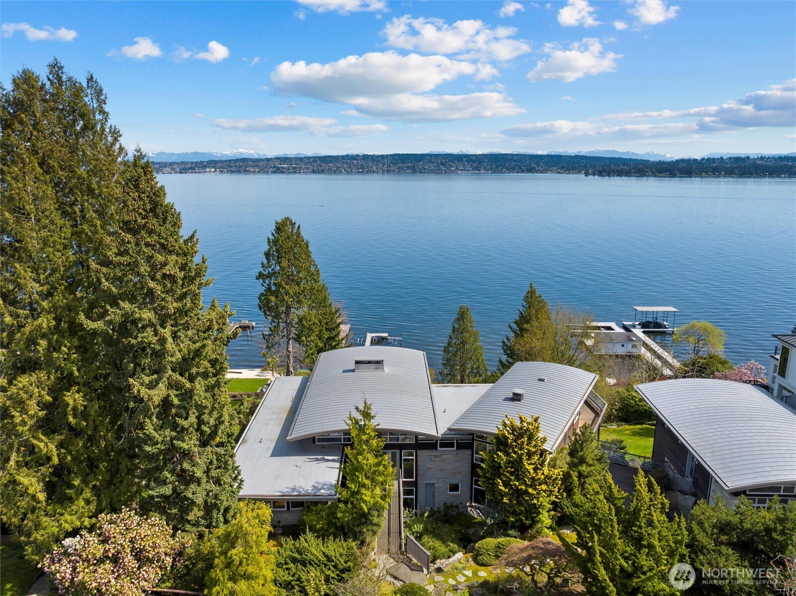 4502 55th Avenue NE, Seattle, WA 98105-3837