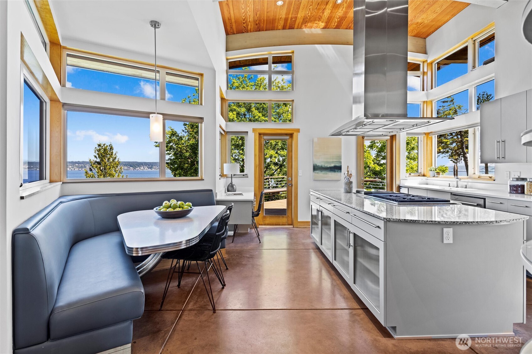 4502 55th Avenue NE, Seattle, WA 98105-3837