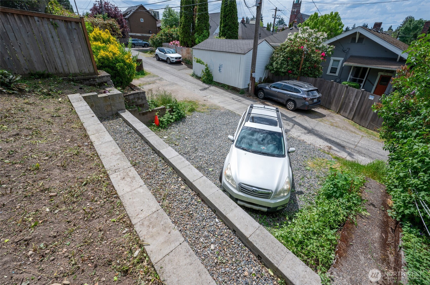 5231 12th Avenue NE, Seattle, WA 98105