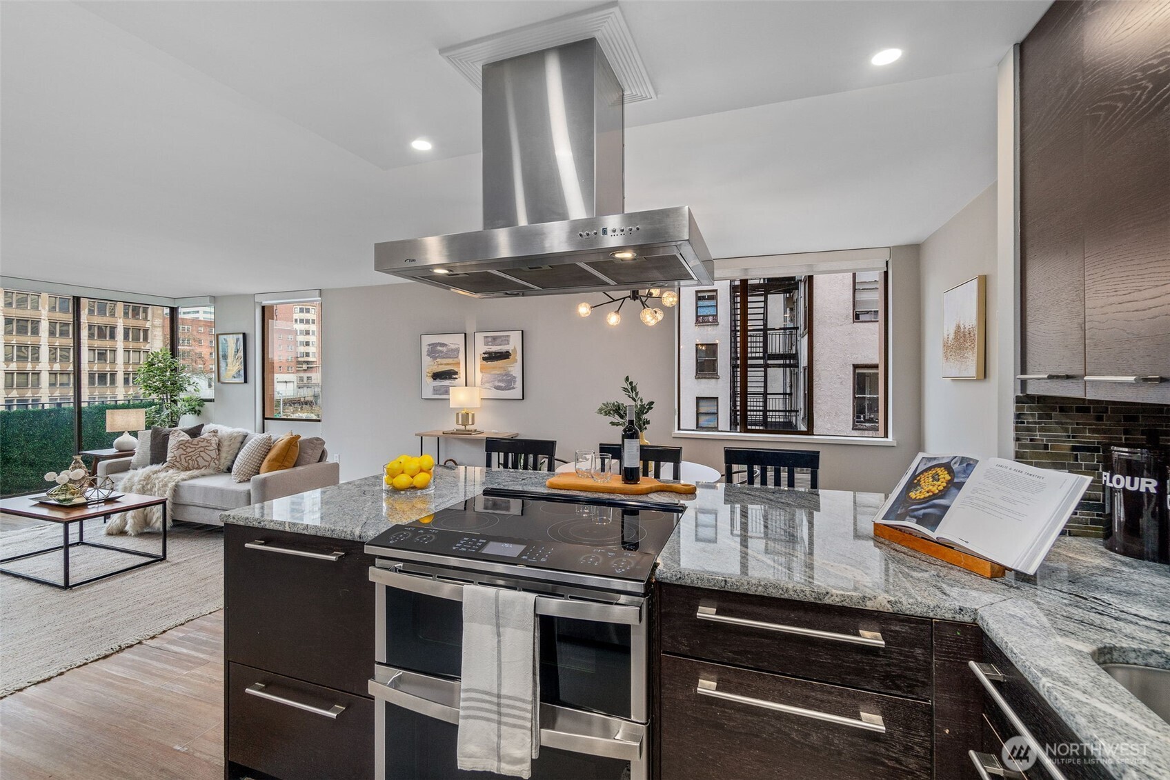1120 8th Avenue #904, Seattle, WA 98101