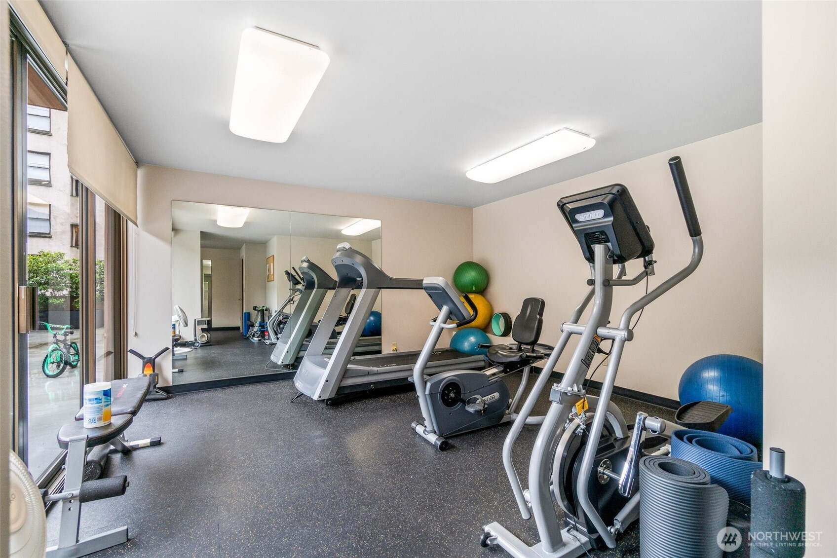 1120 8th Avenue #904, Seattle, WA 98101