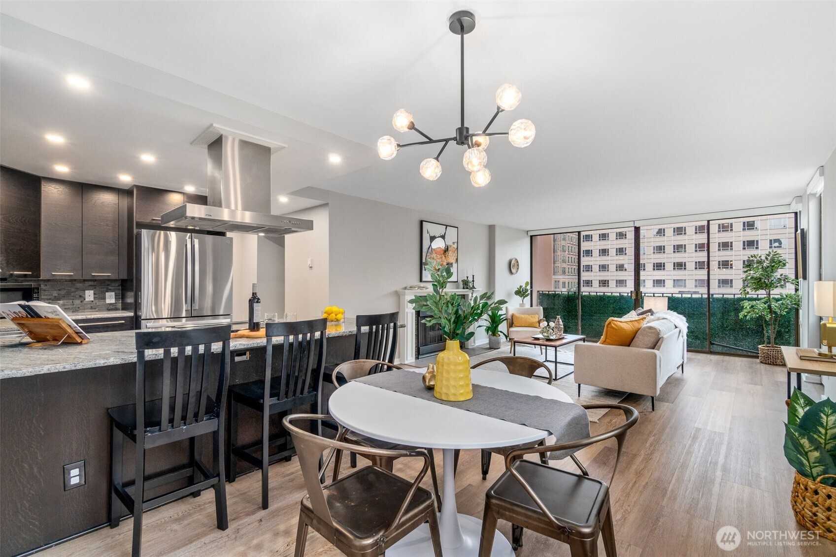 1120 8th Avenue #904, Seattle, WA 98101