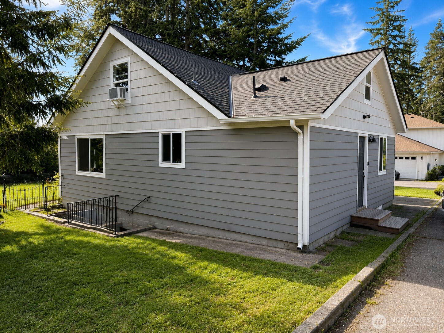 866 NW Karkainen Lane , Poulsbo, WA 98370