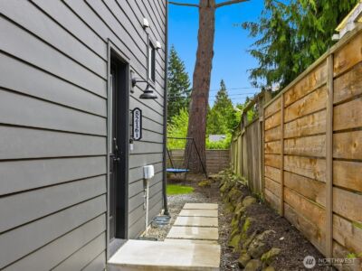 8216 23rd Avenue NE, Seattle, WA 98115 - Photo 32