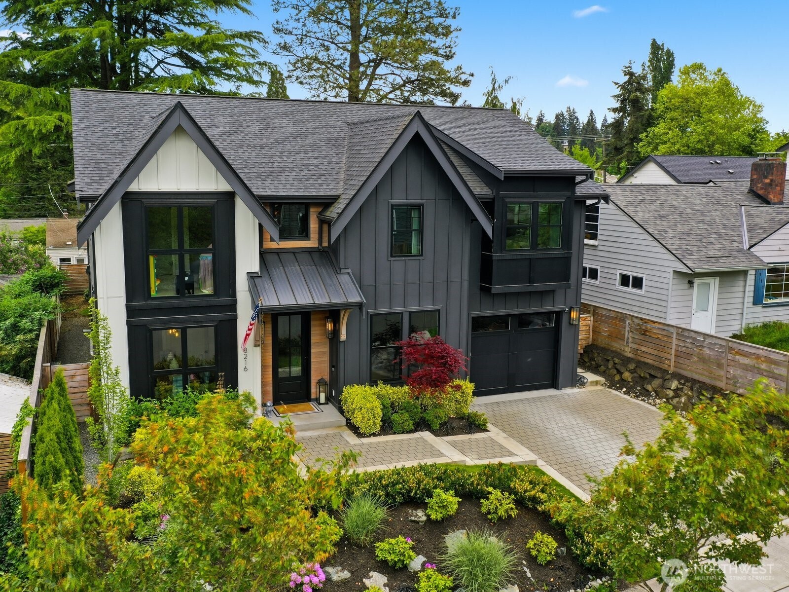 8216 23rd Avenue NE, Seattle, WA 98115