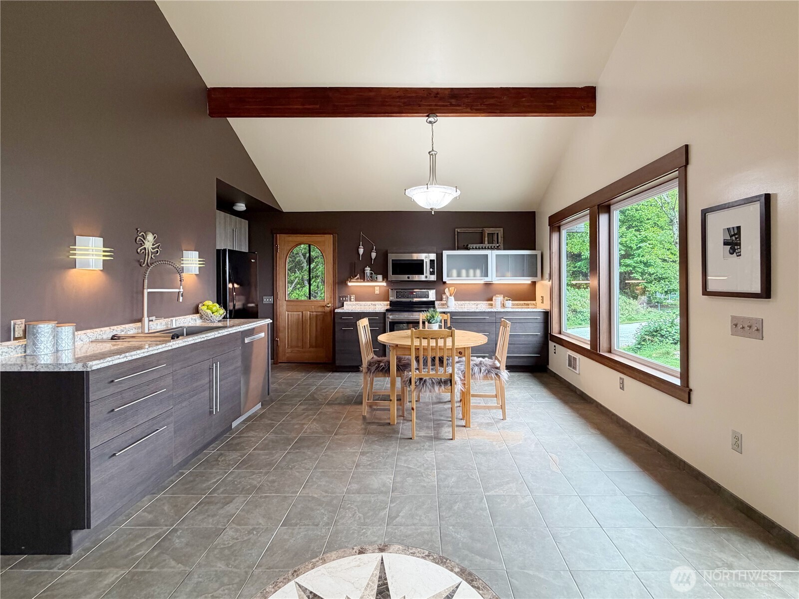 17 B Whidbey Island Drive , Hat Island, WA 98206