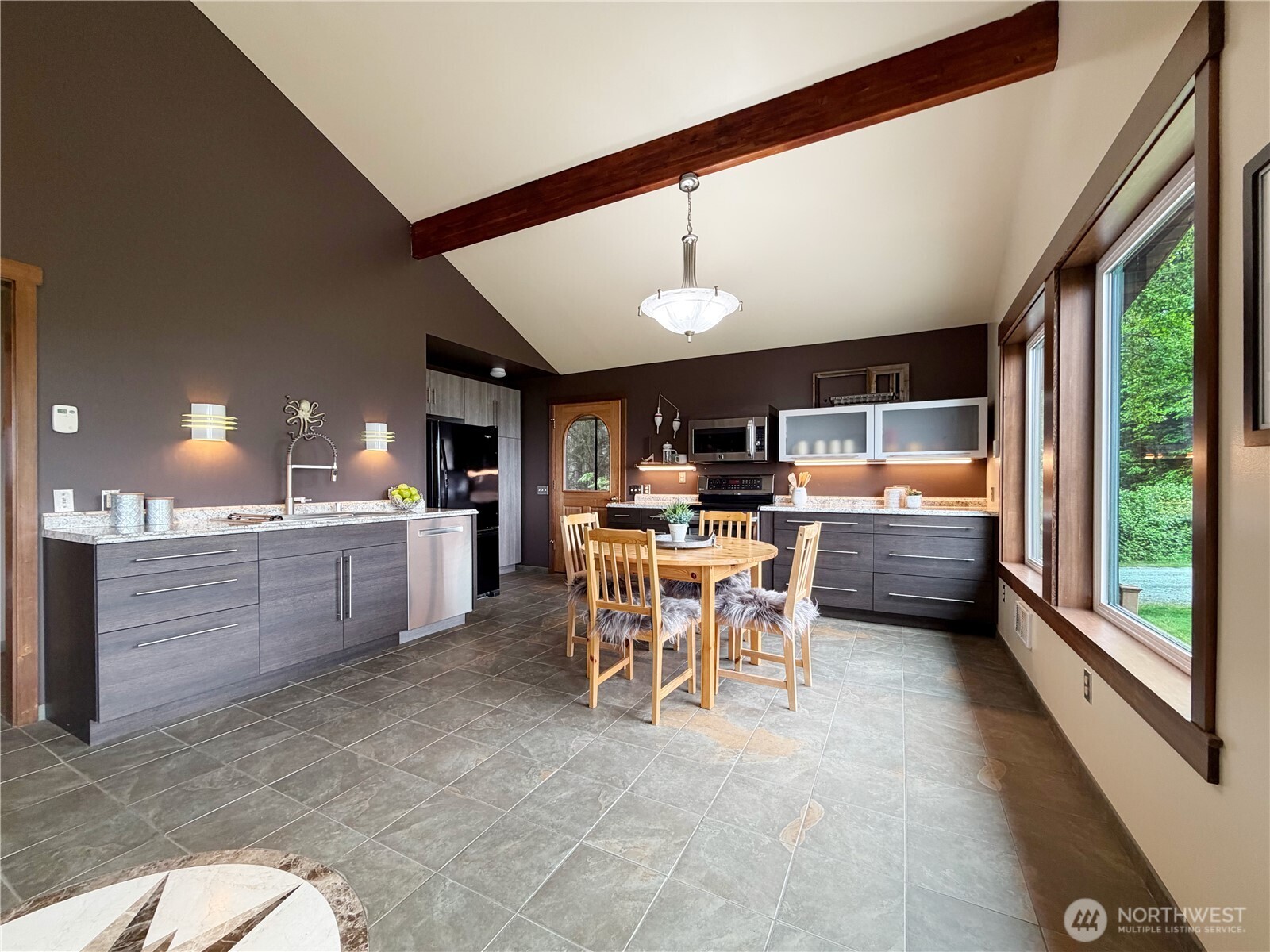 17 B Whidbey Island Drive , Hat Island, WA 98206