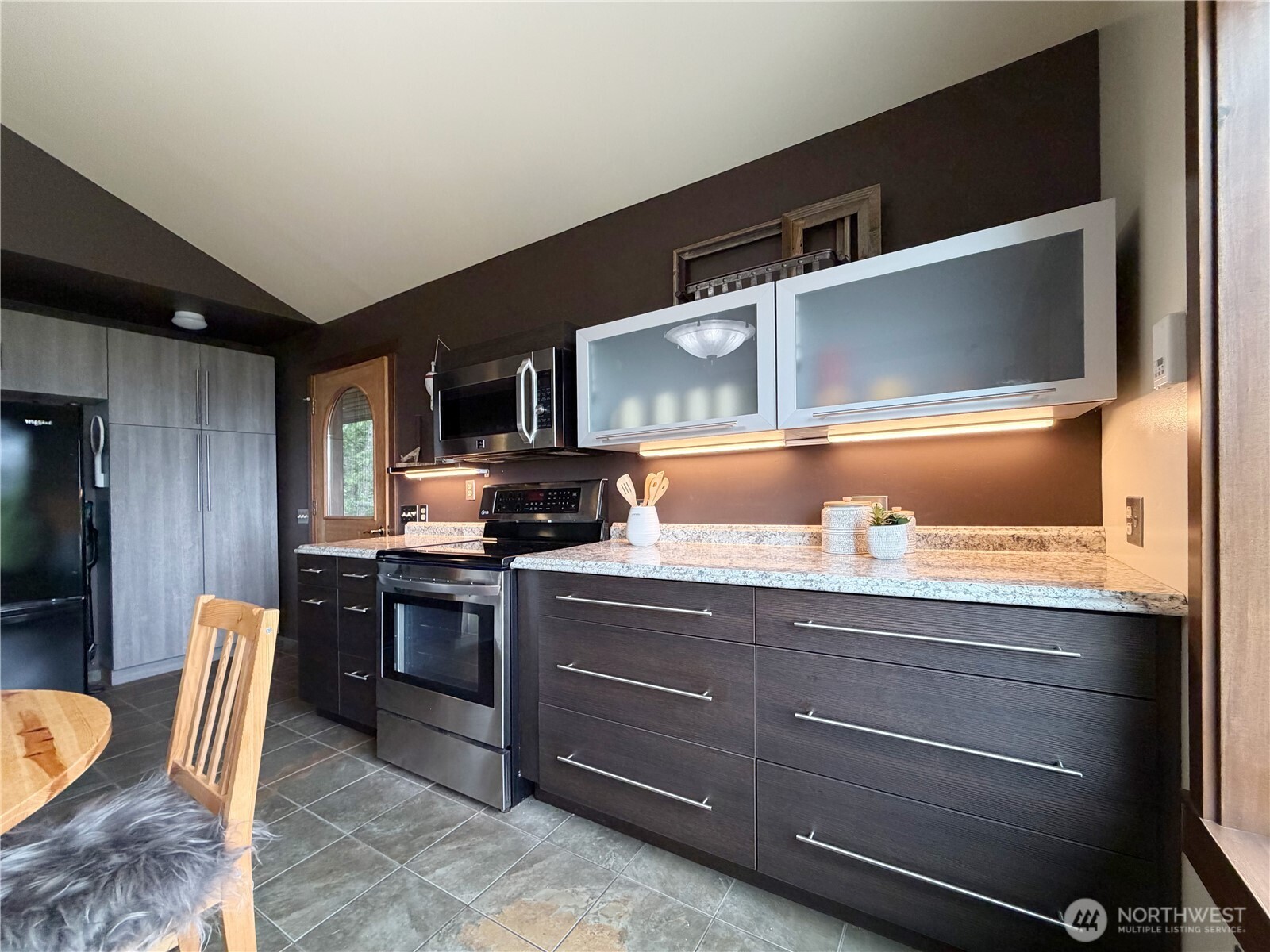 17 B Whidbey Island Drive , Hat Island, WA 98206