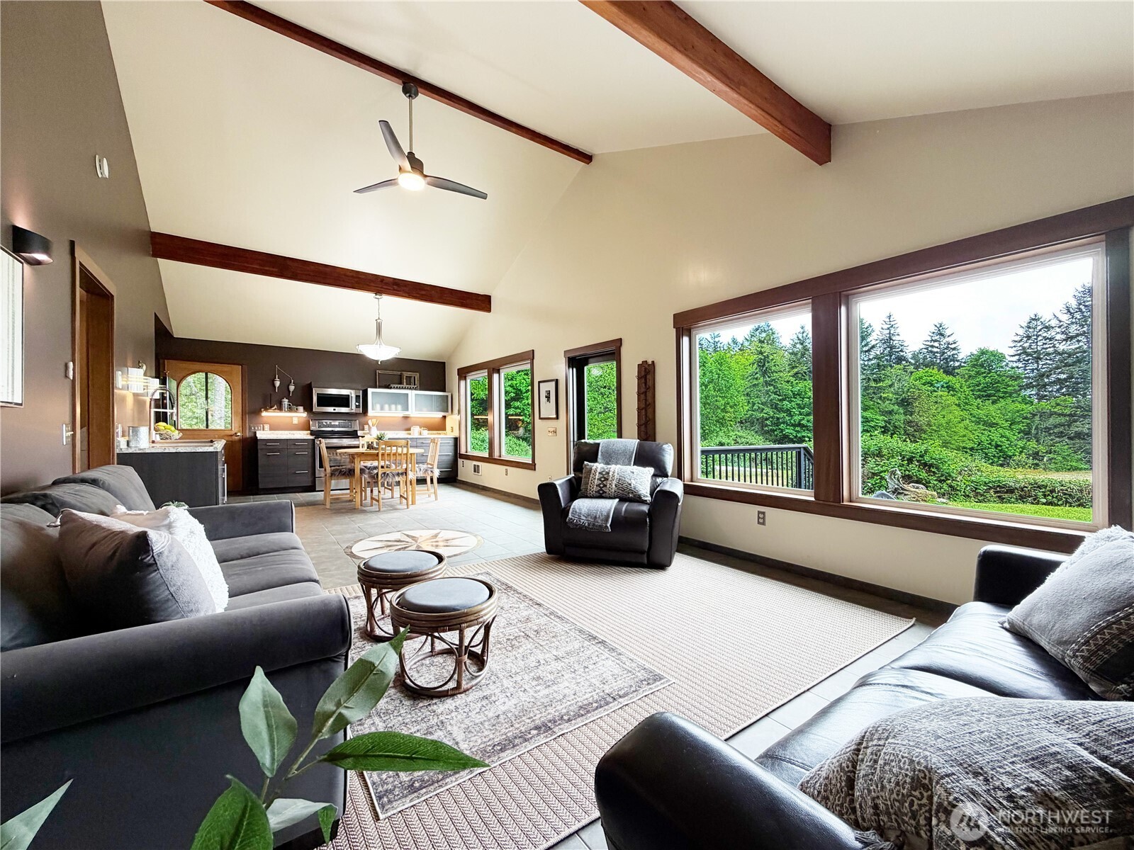 17 B Whidbey Island Drive , Hat Island, WA 98206
