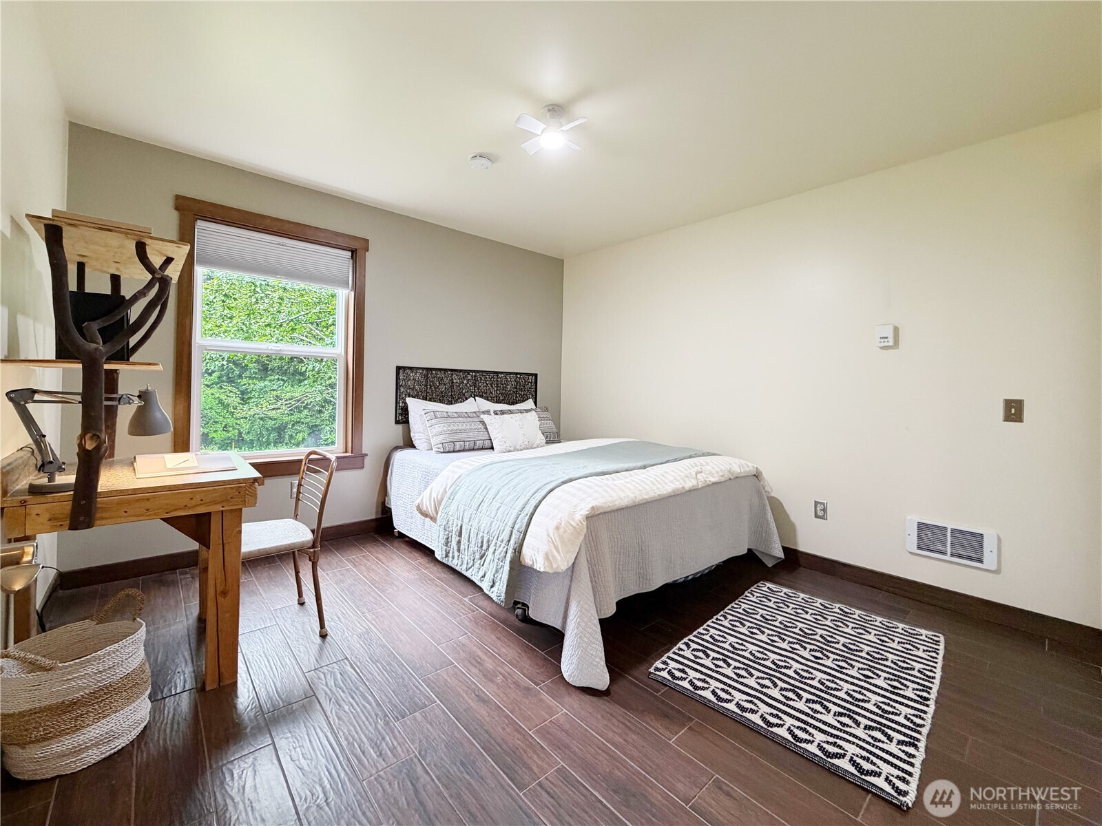 17 B Whidbey Island Drive , Hat Island, WA 98206