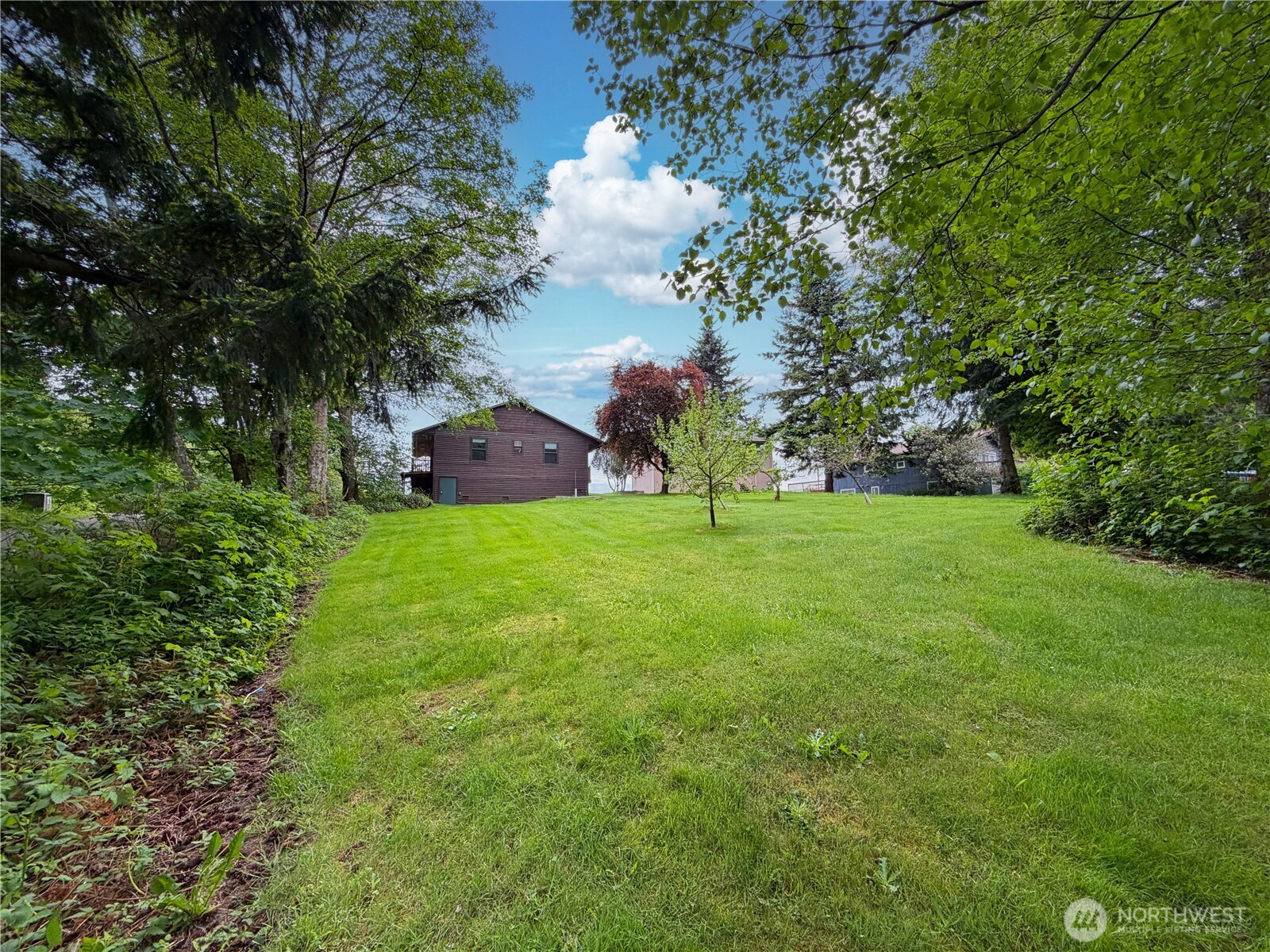 17 B Whidbey Island Drive , Hat Island, WA 98206