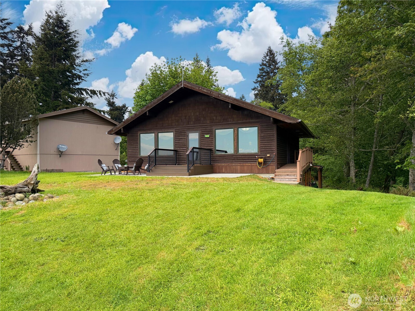 17 B Whidbey Island Drive , Hat Island, WA 98206