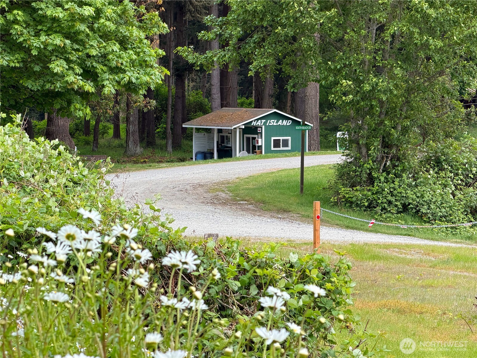 17 B Whidbey Island Drive , Hat Island, WA 98206