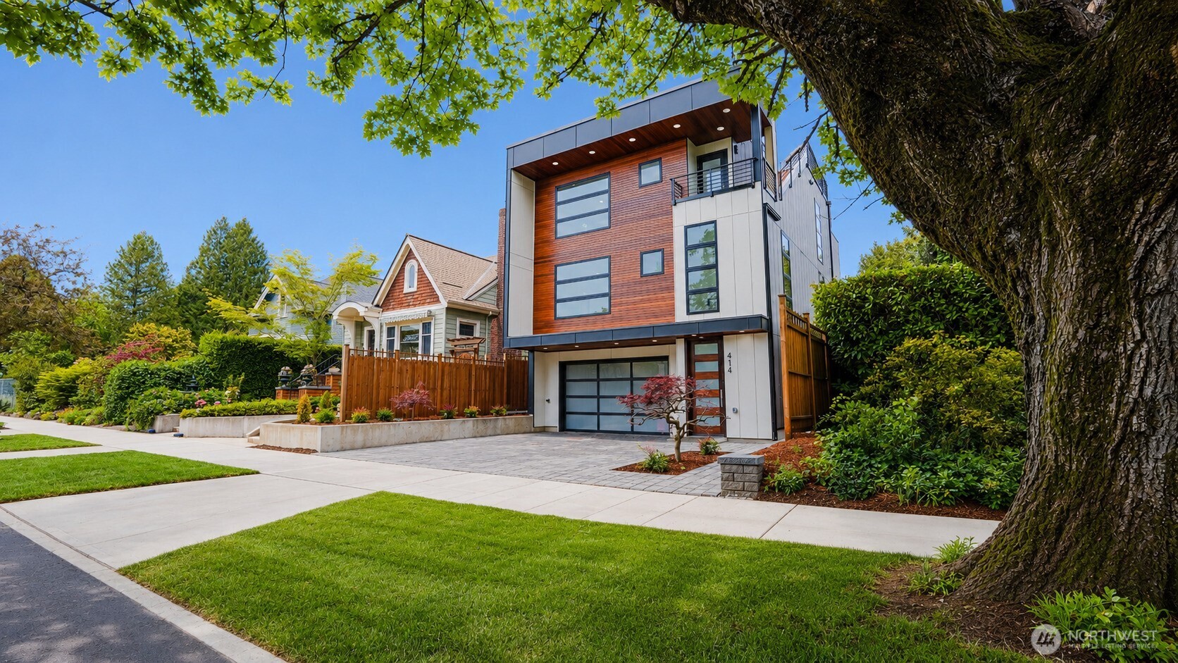 414 30th Avenue , Seattle, WA 98122